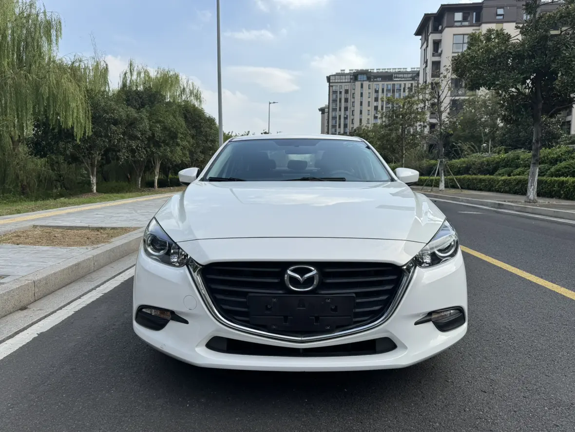 Mazda 3 Angkesela