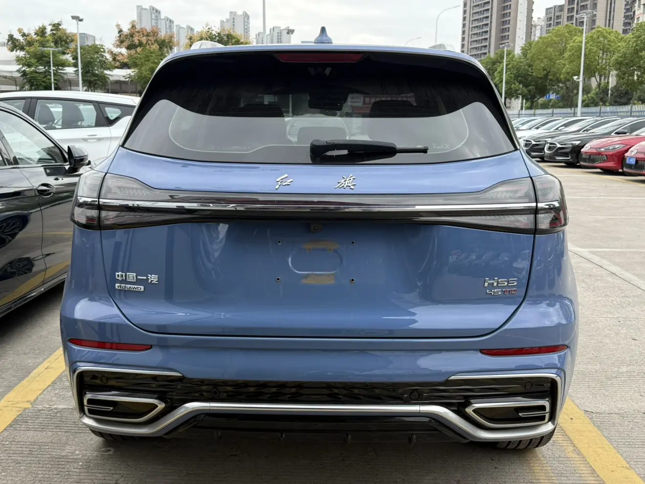 Hongqi HS5