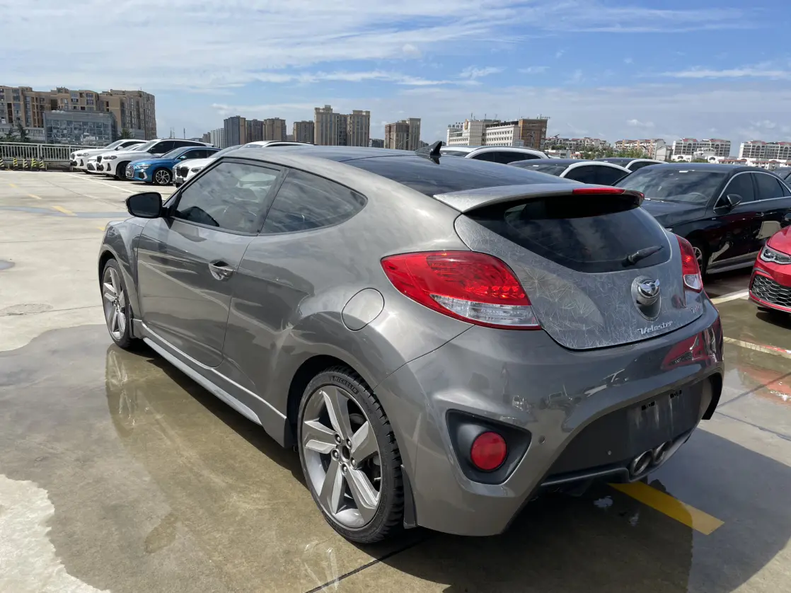 Hyundai Veloster