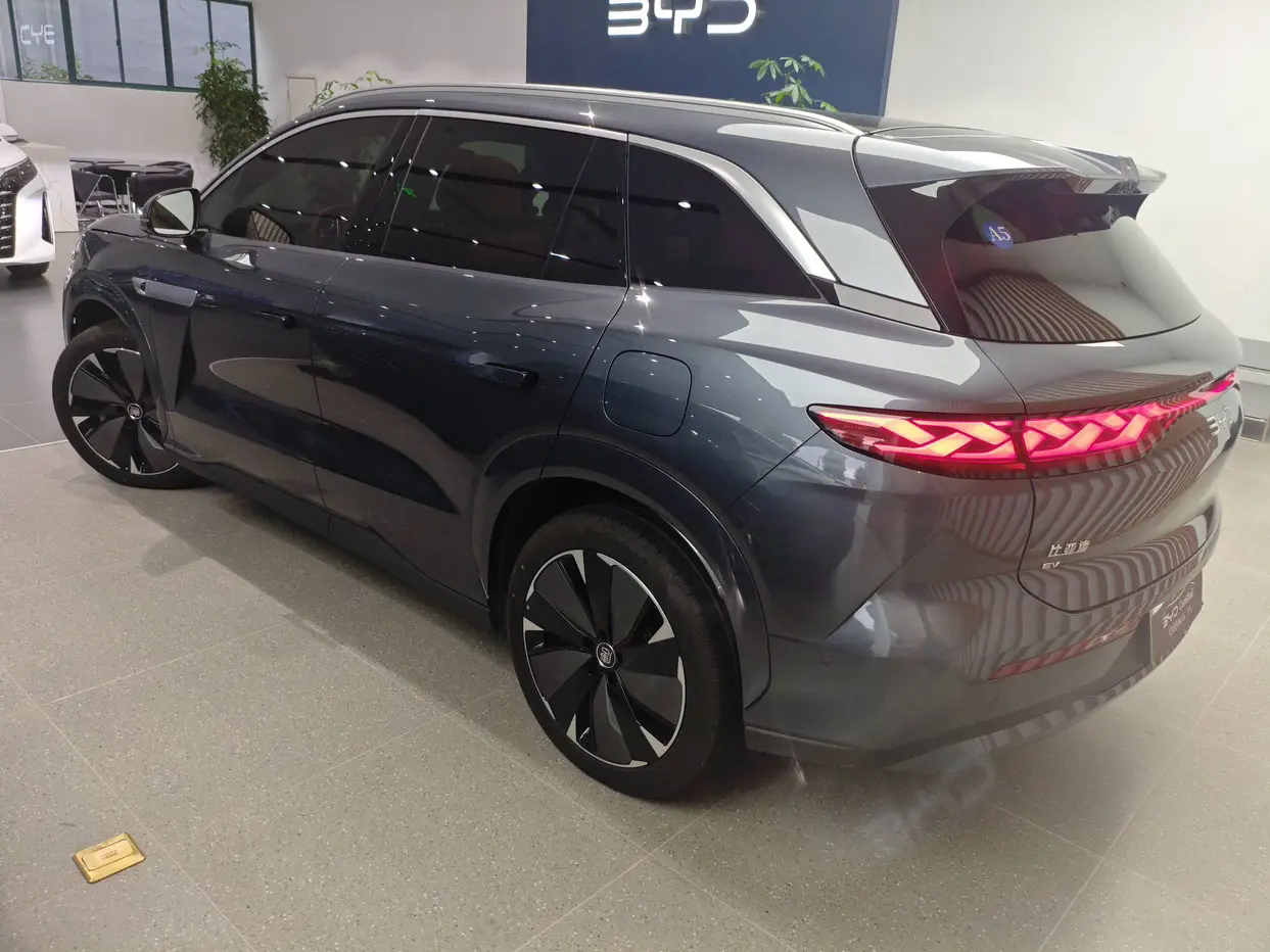 BYD Tang L EV