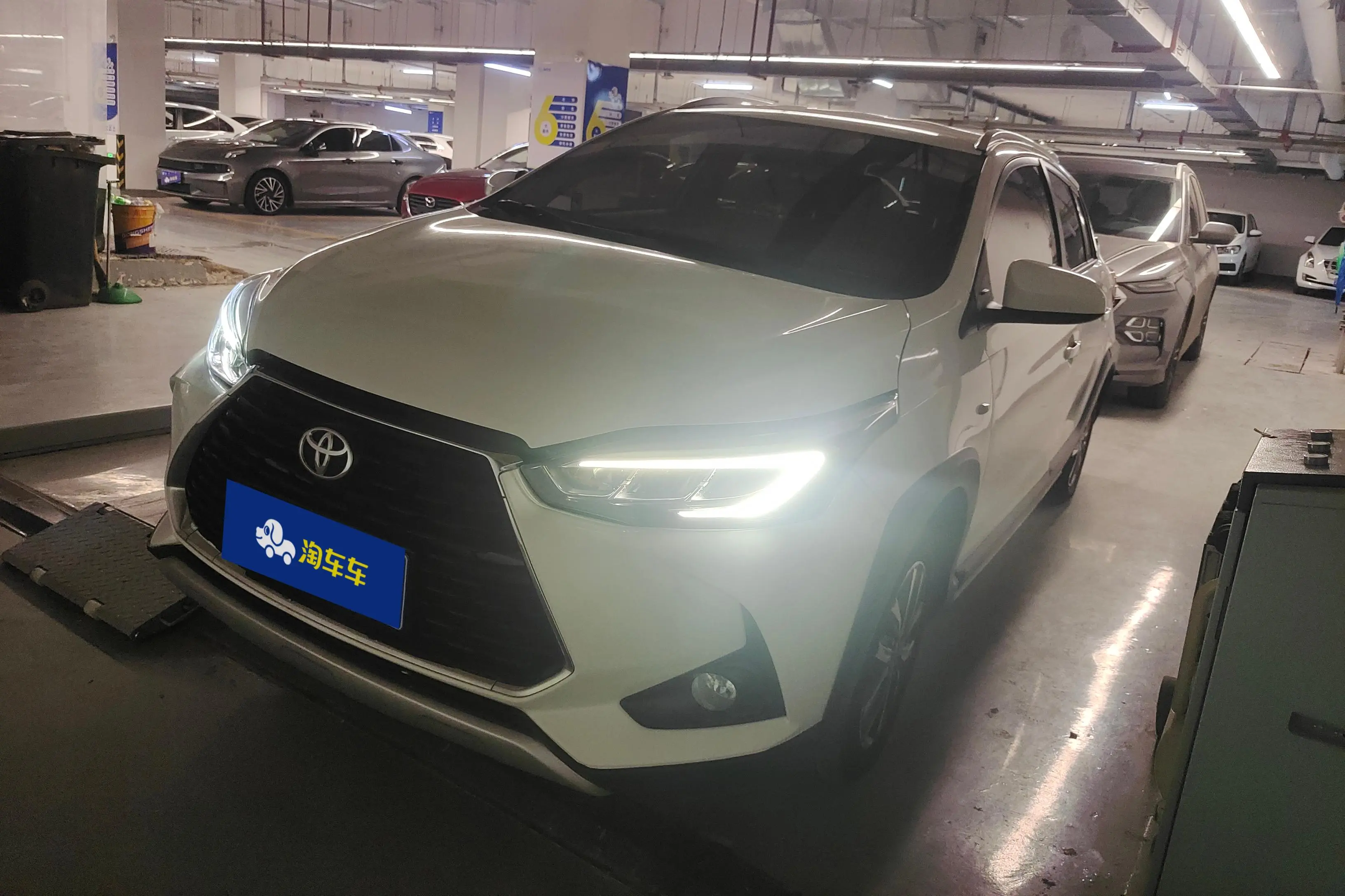 Toyota Yaris L  из Китая