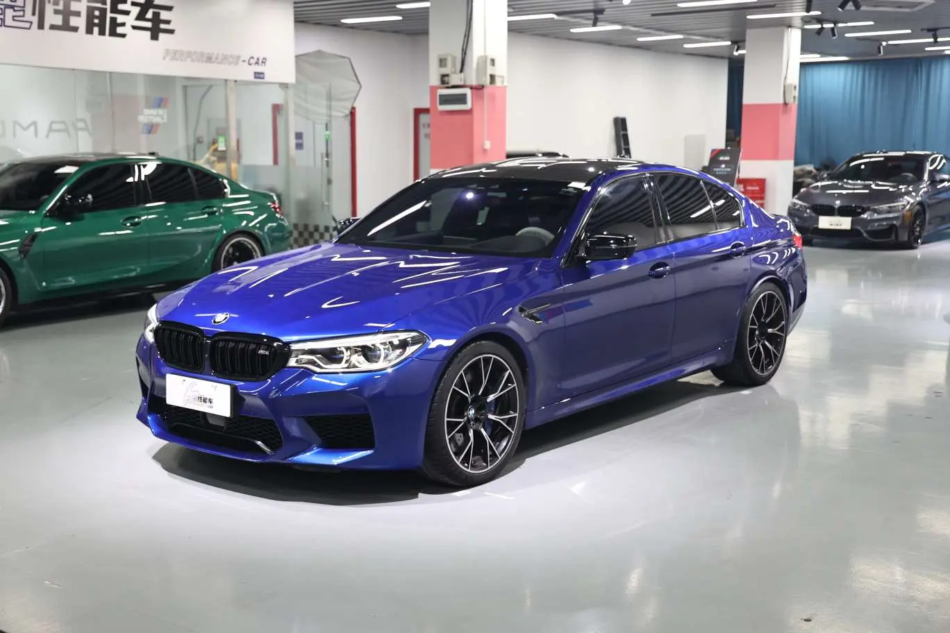 BMW M5  из Китая