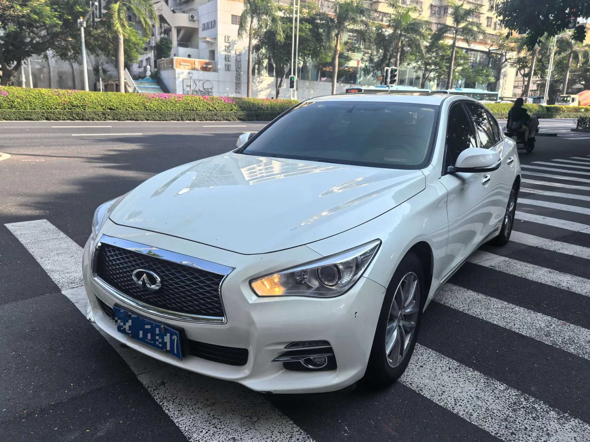 Infiniti Q50L