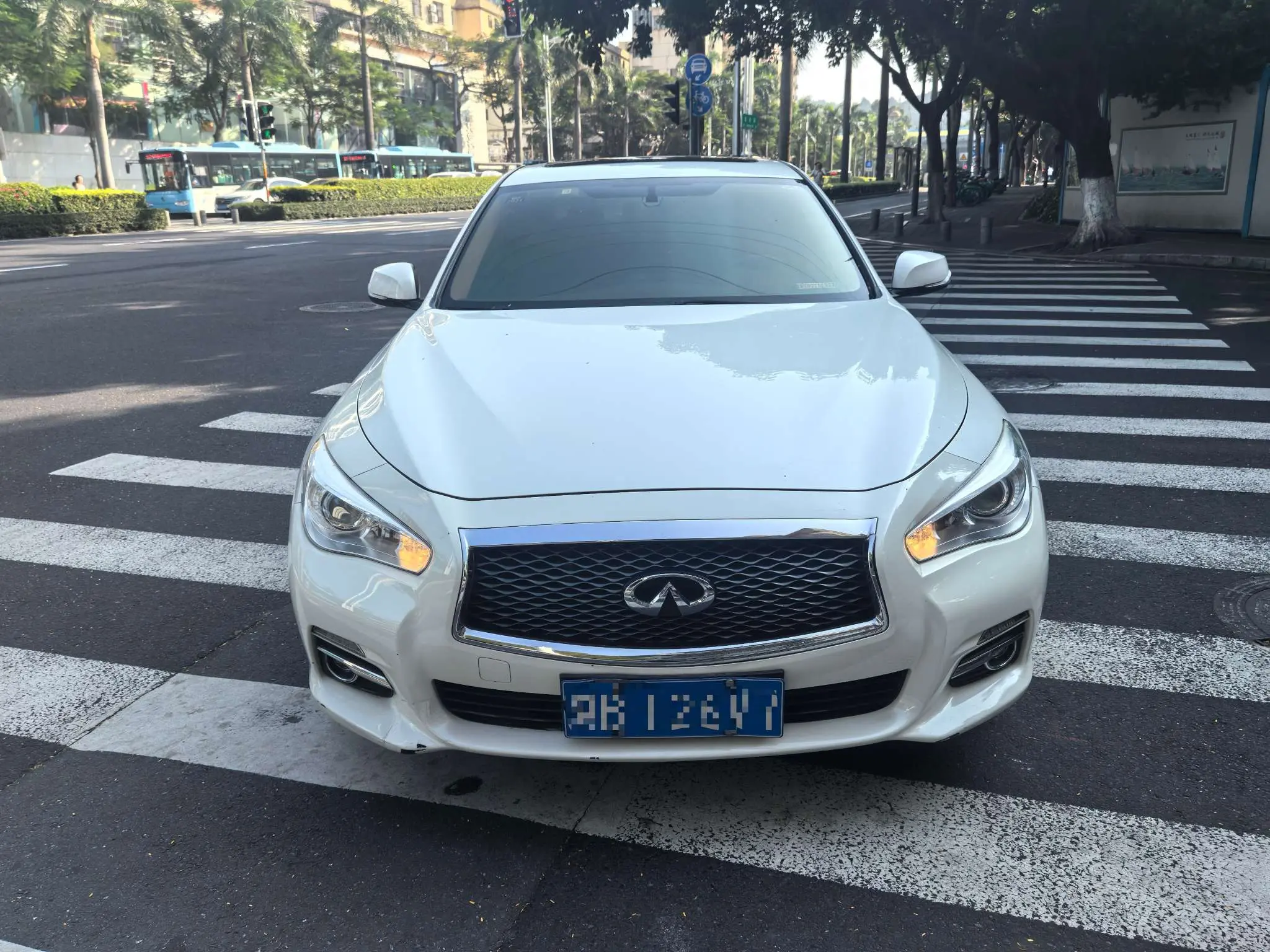 Infiniti Q50L