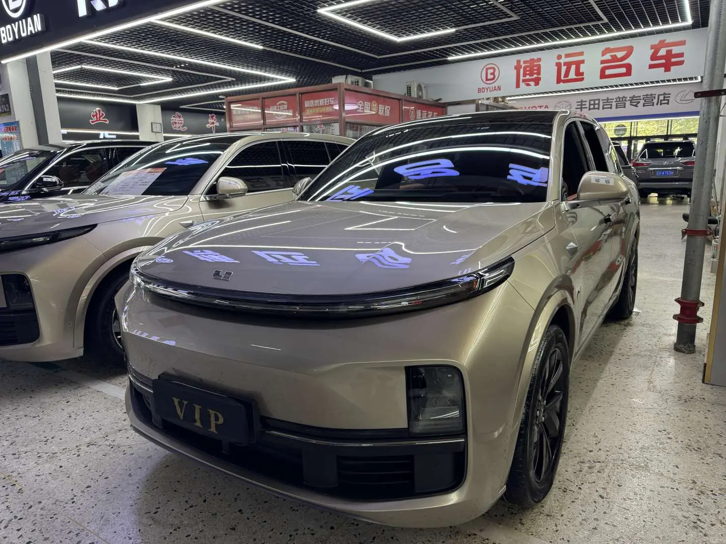 Li L8 (Ideal L8)  из Китая