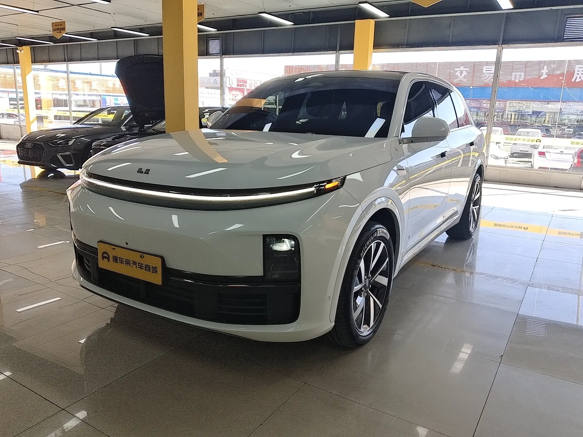 Li L7 (Ideal L7)  из Китая