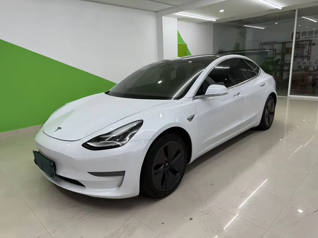 Tesla Model 3 (imported)