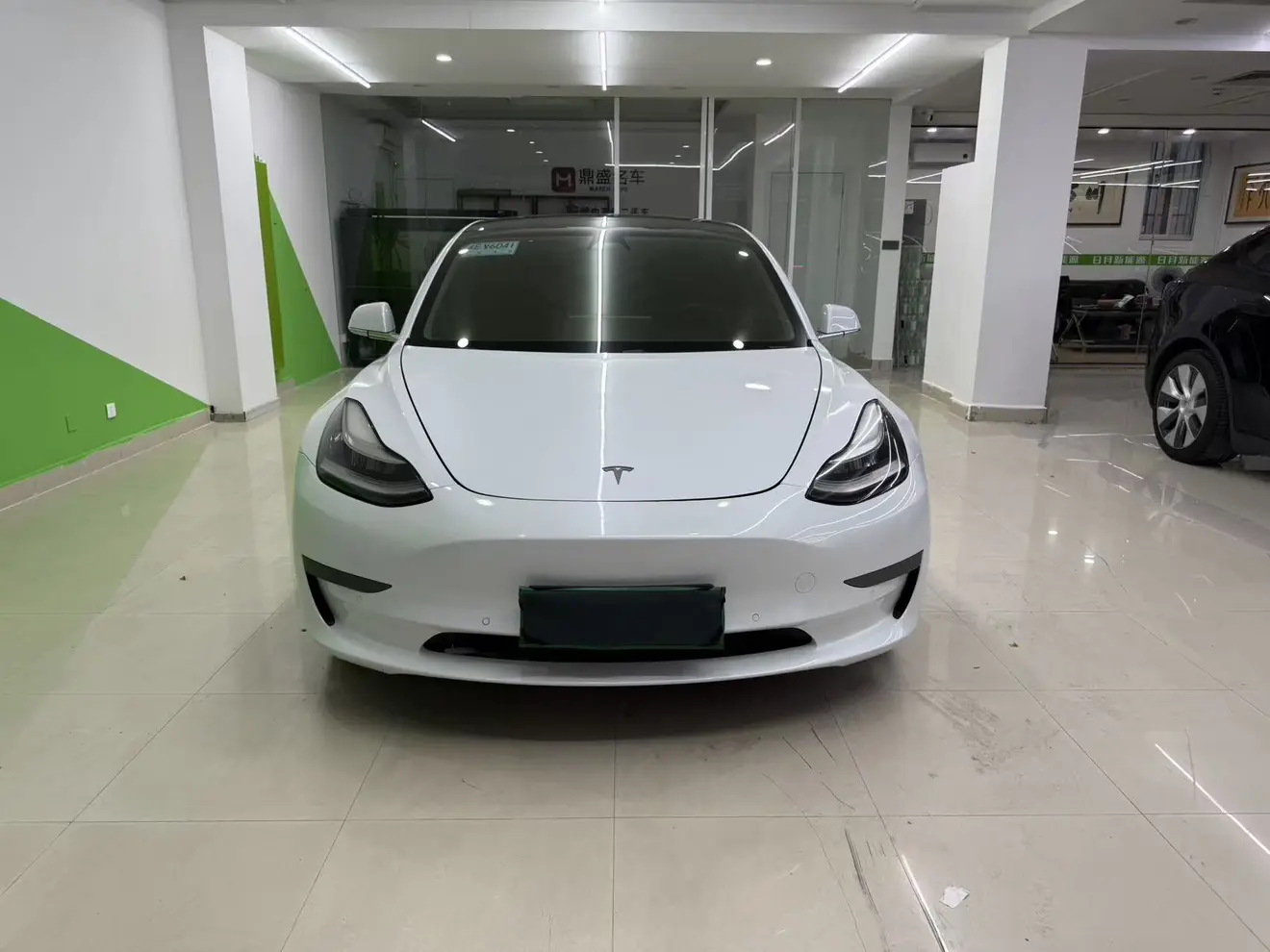 Tesla Model 3 (imported)