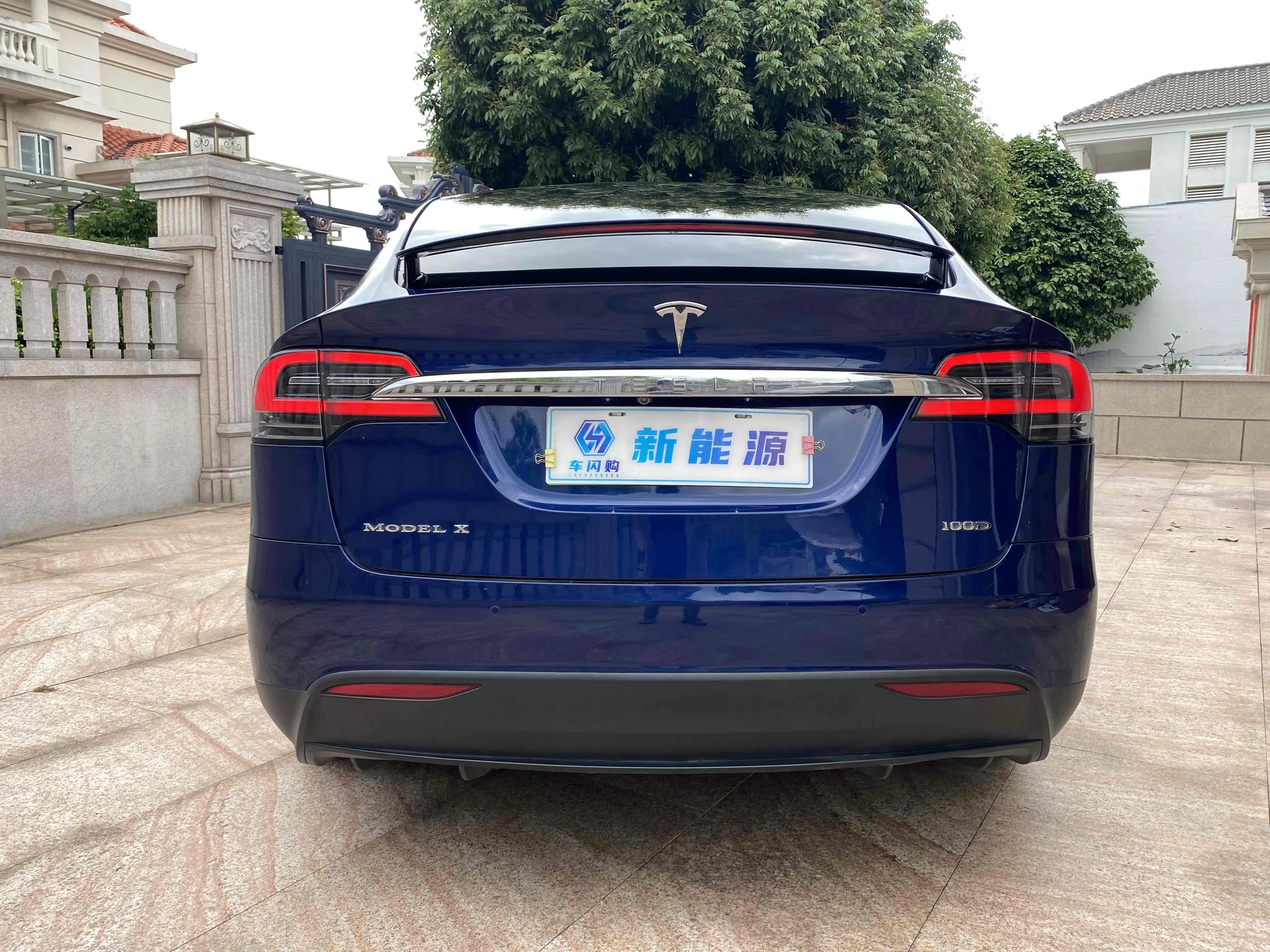 Tesla Model X