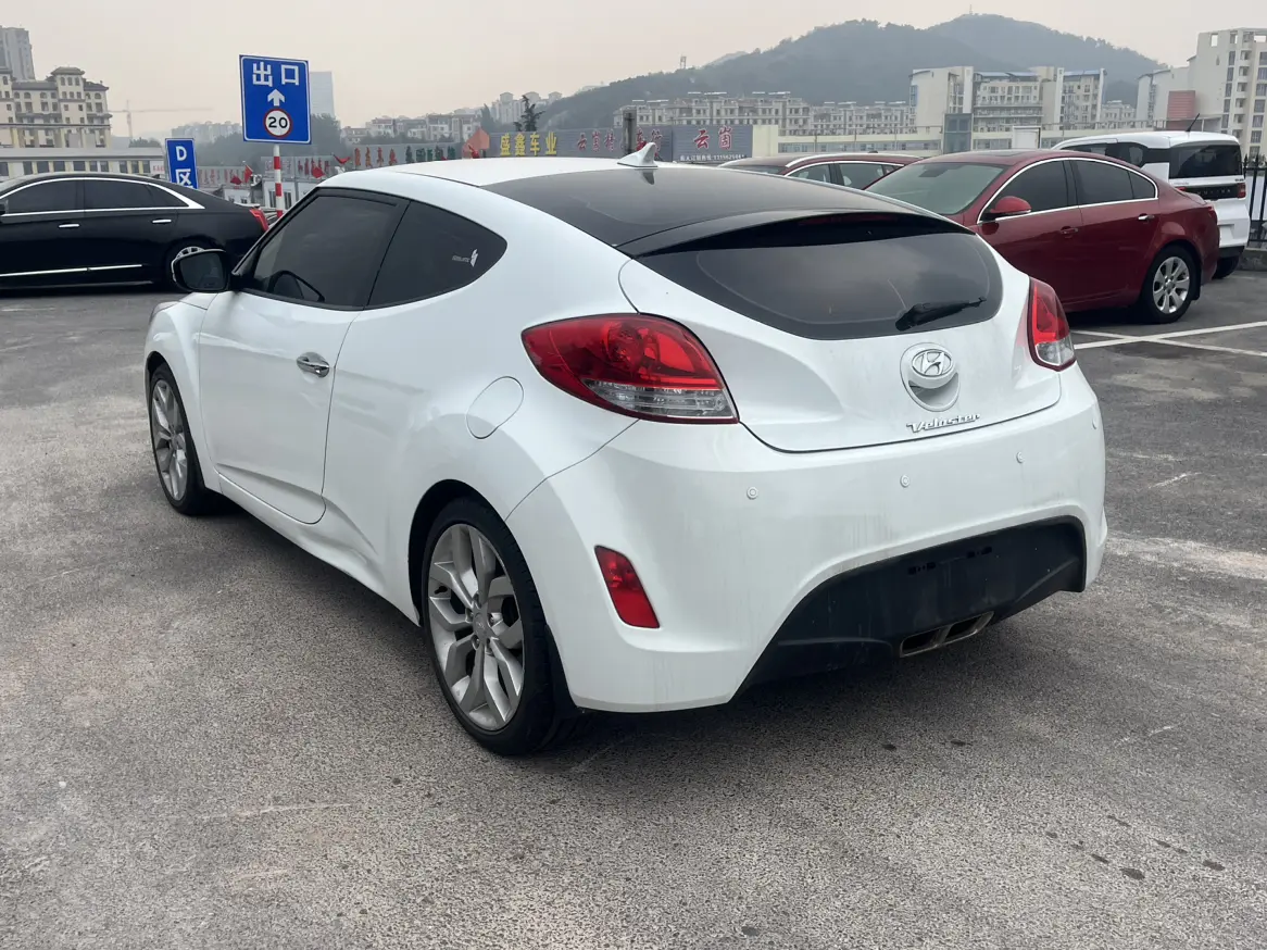 Hyundai Veloster