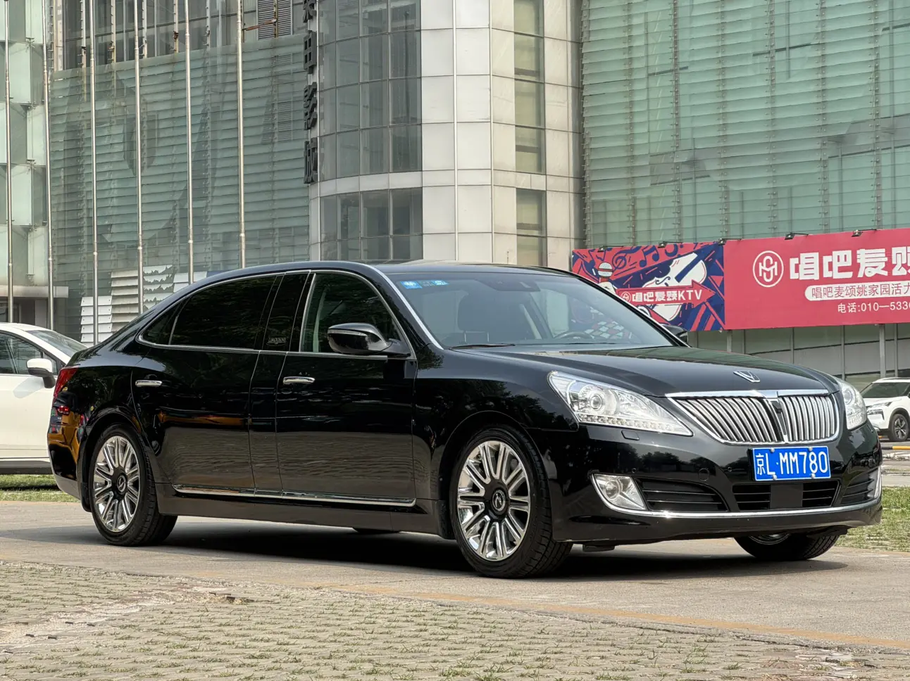 Hyundai Equus