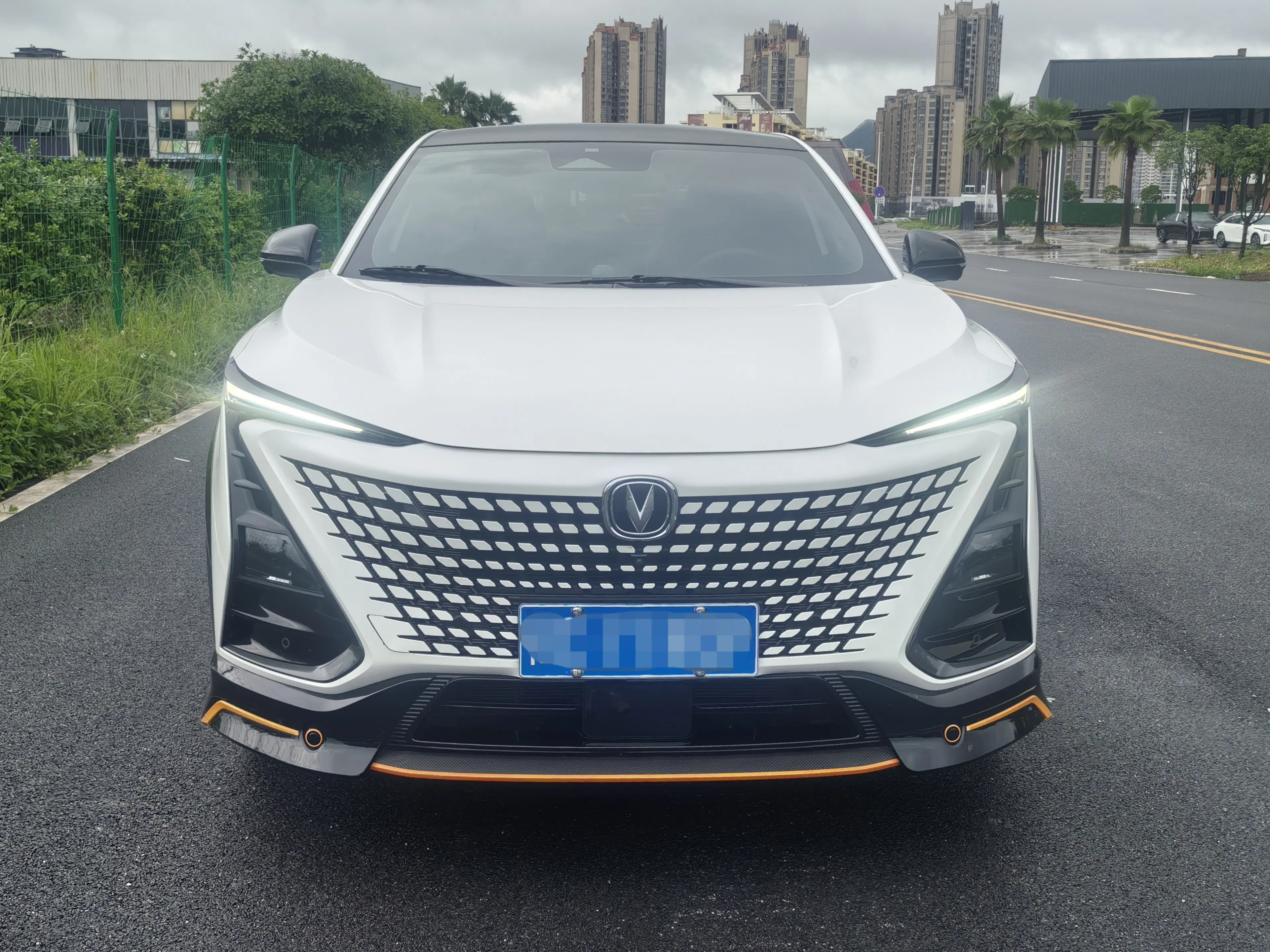 Changan UNI-T  из Китая