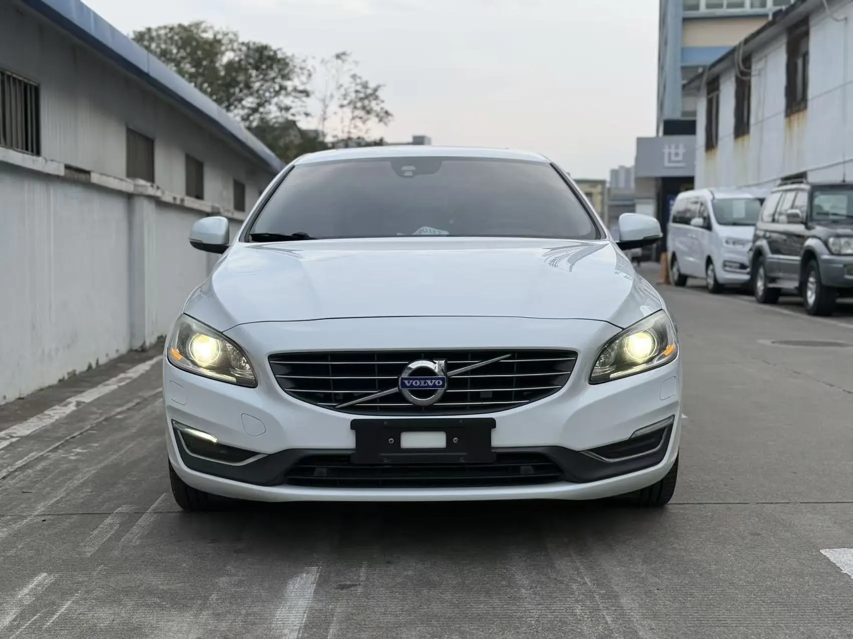 Volvo S60 (imported)