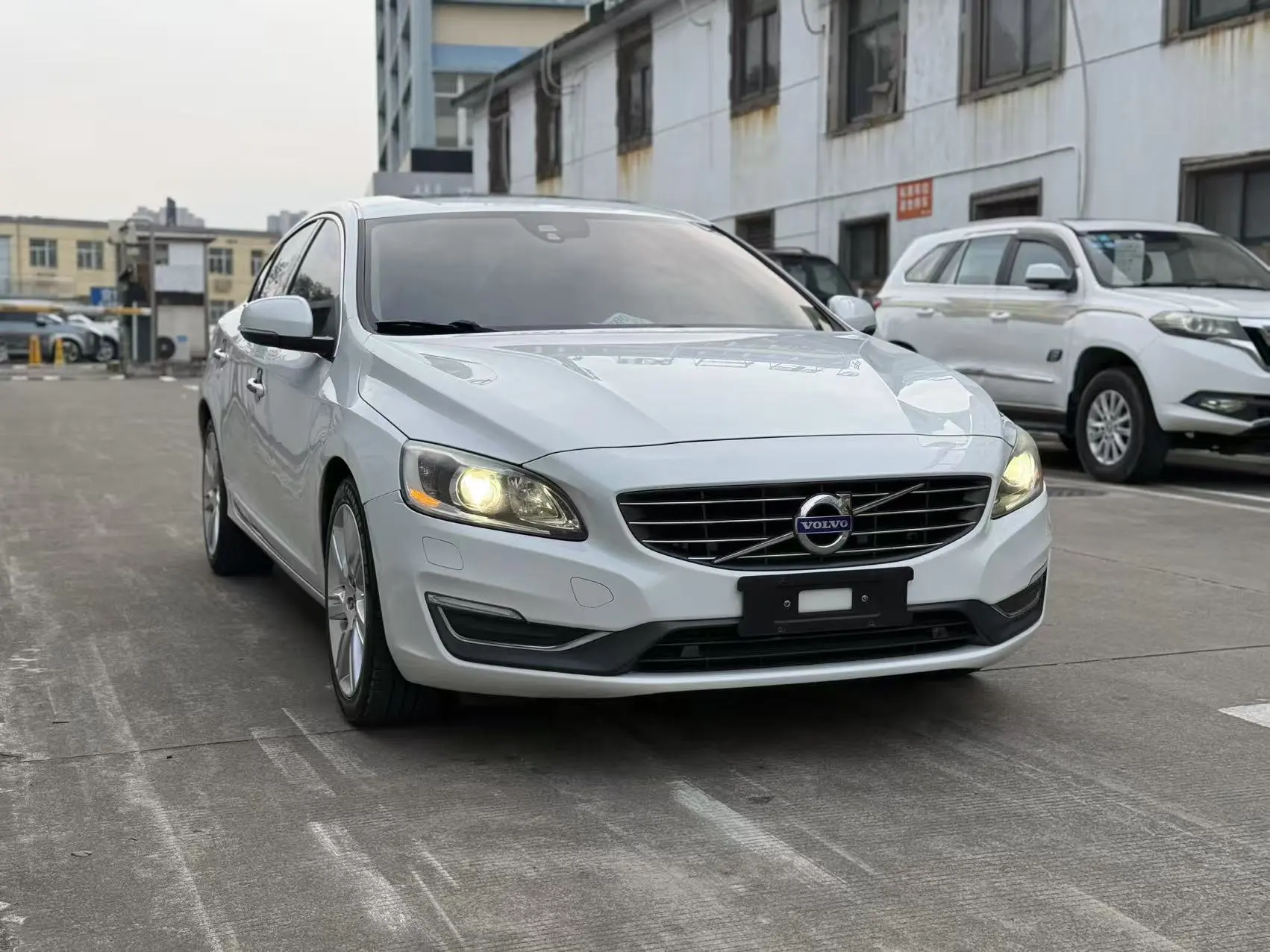 Volvo S60 (imported)