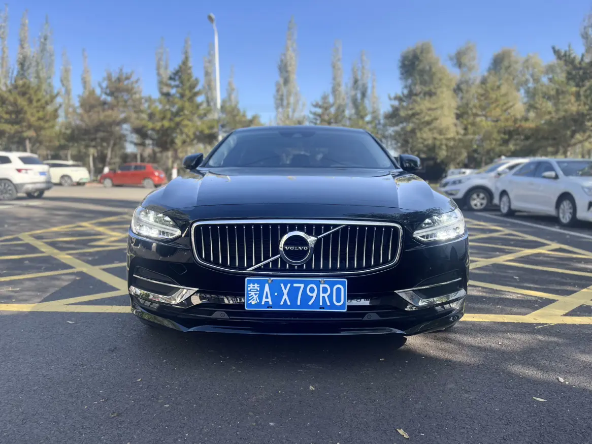 Volvo S90