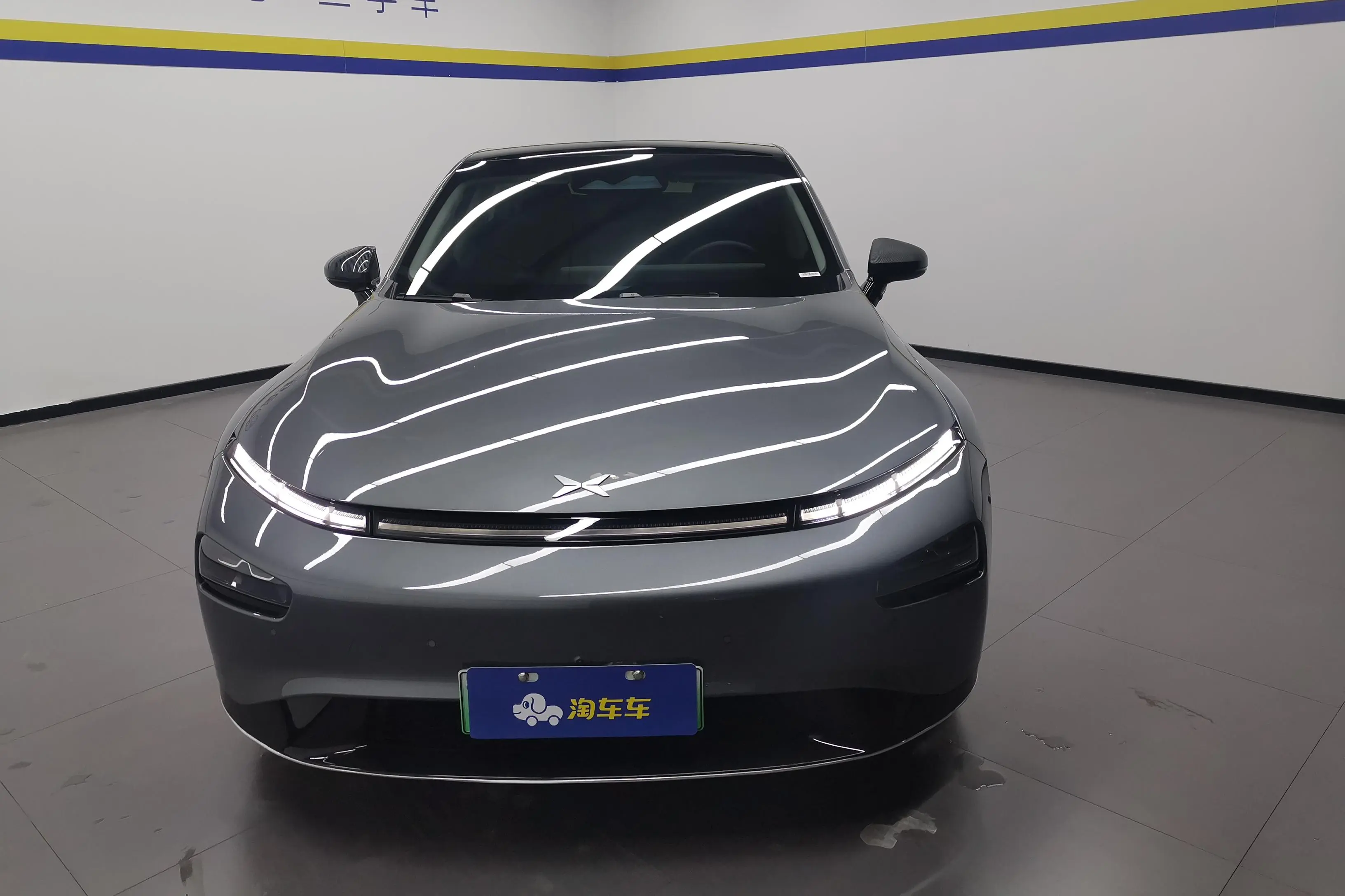 Xpeng P7  из Китая