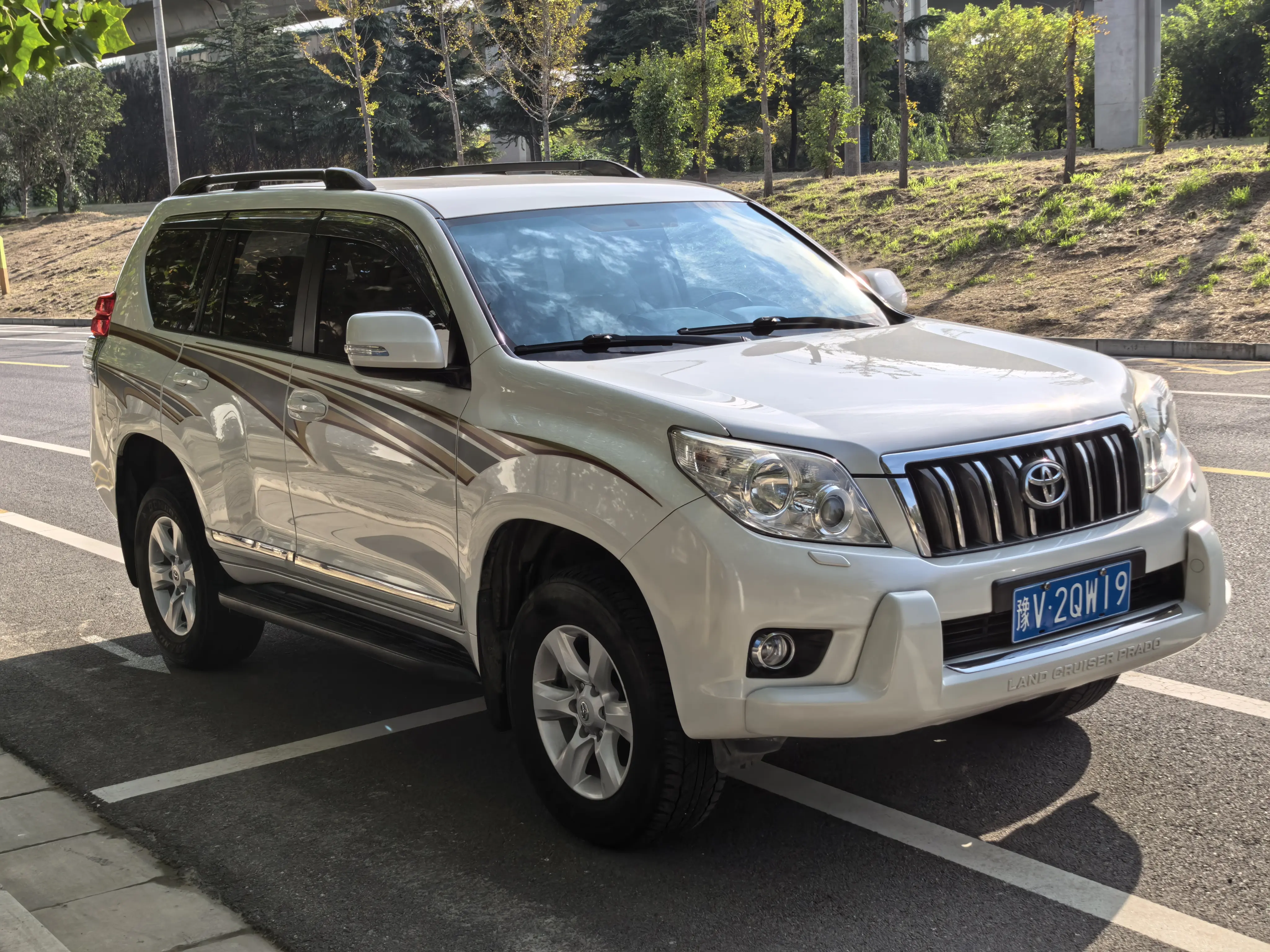 Toyota Prado (imported)