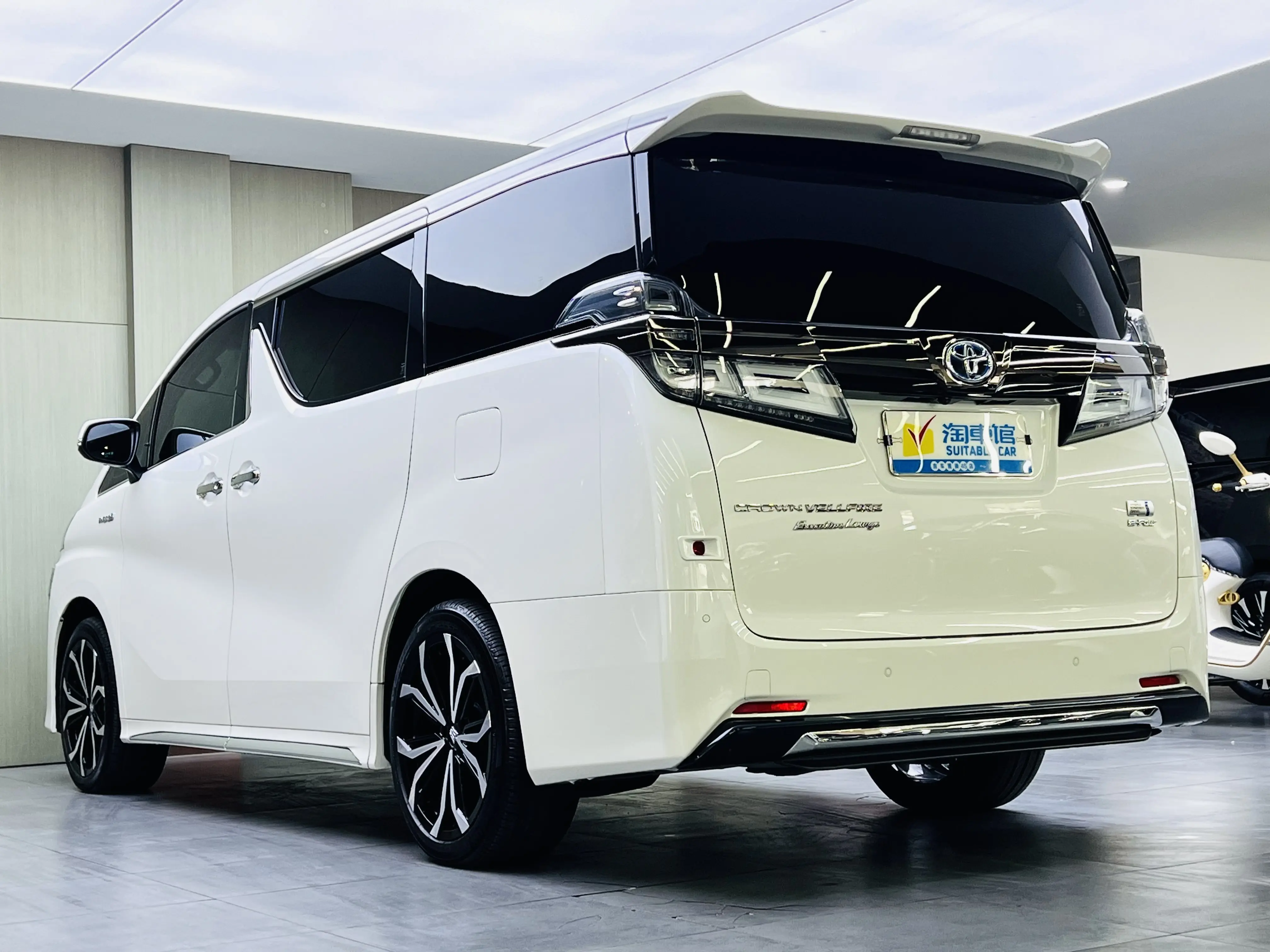 Toyota Crown Wellfire