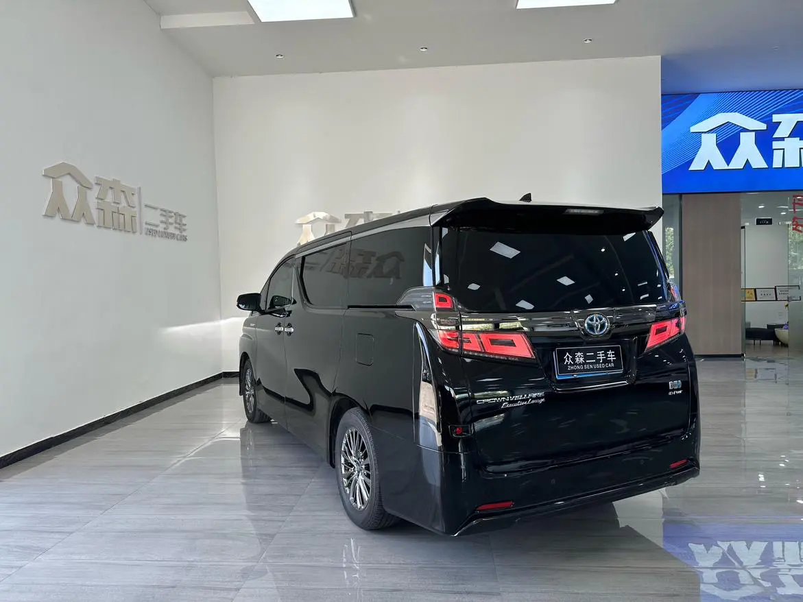 Toyota Crown Wellfire