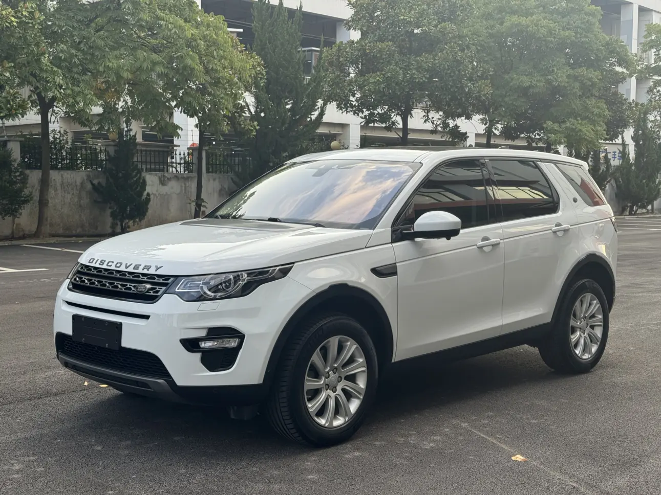 Land Rover Discover the magic