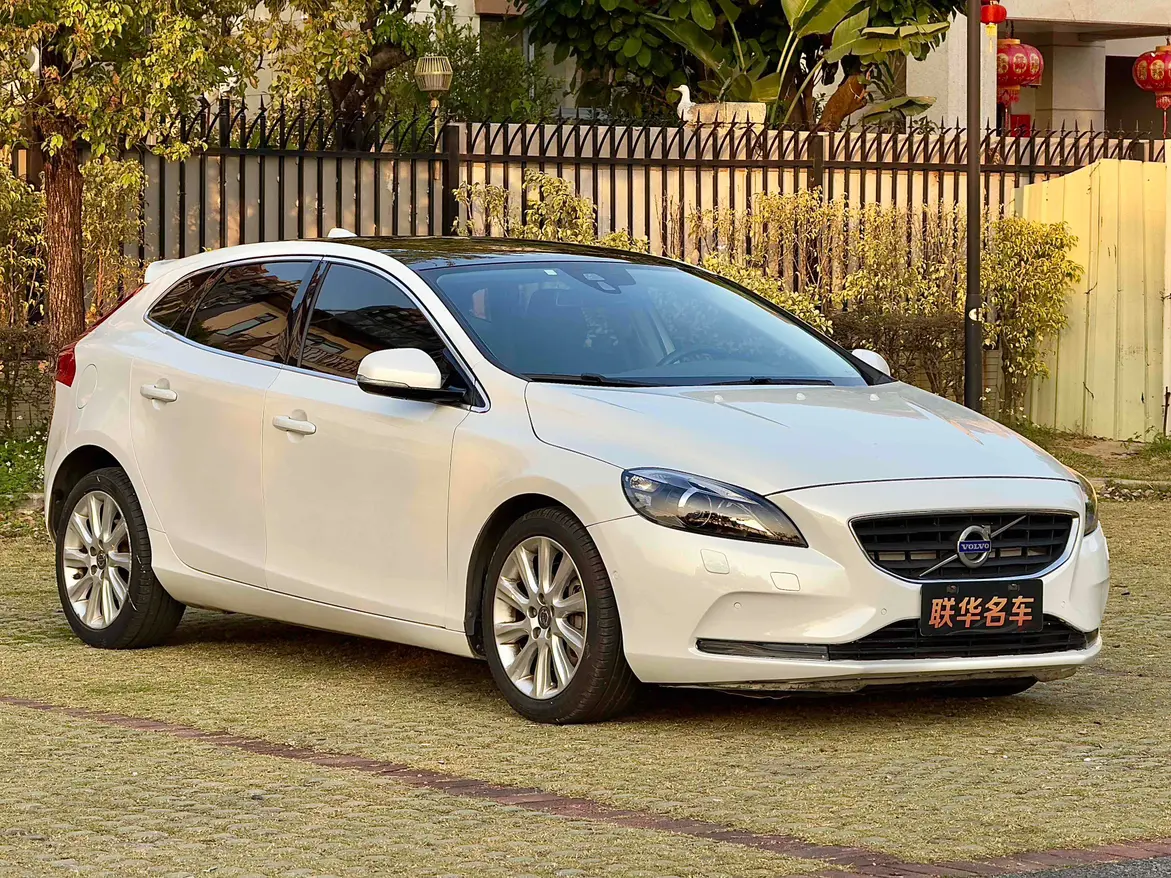 Volvo V40