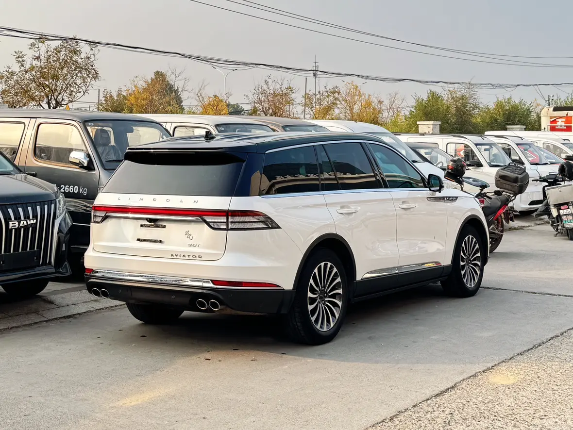 Lincoln Aviator