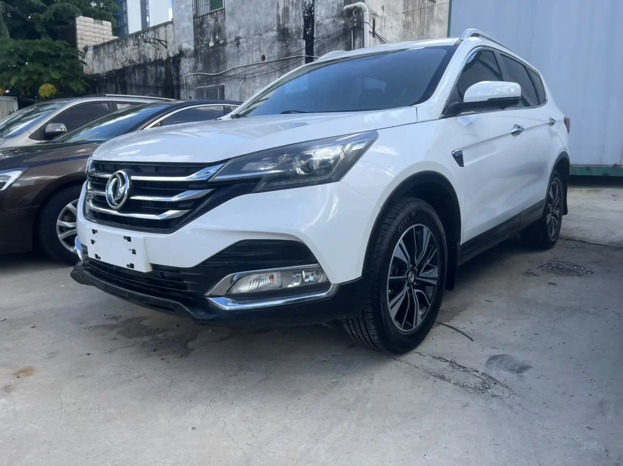 Dongfeng Fengshen AX7  из Китая