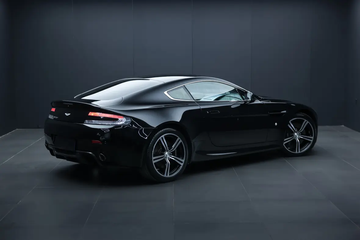 Aston Martin Vantage