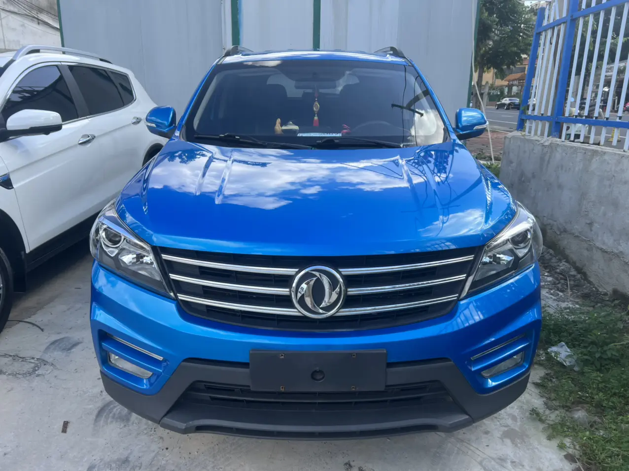 Dongfeng Scenery S560  из Китая
