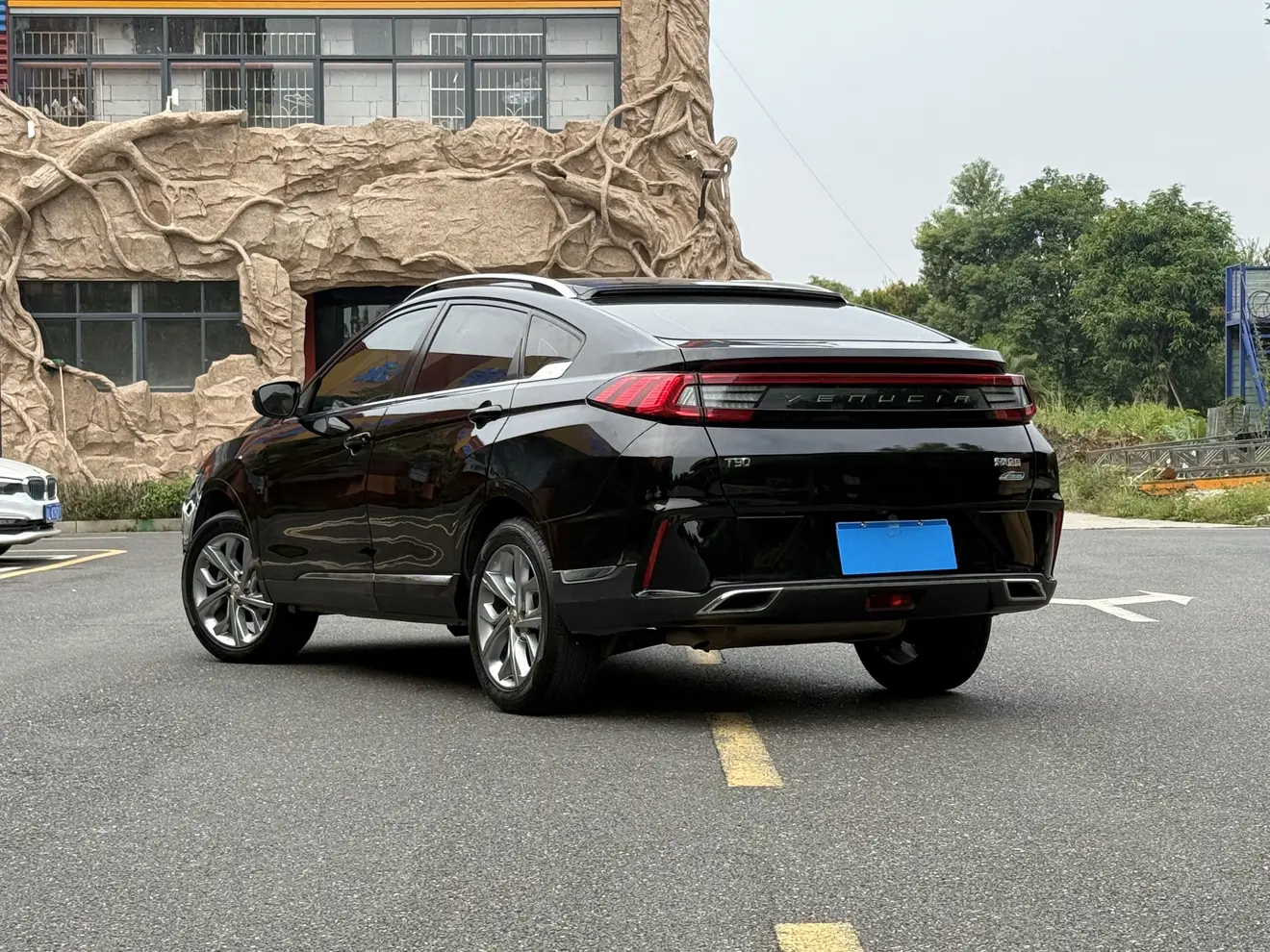 Kai Chen Venucia T90