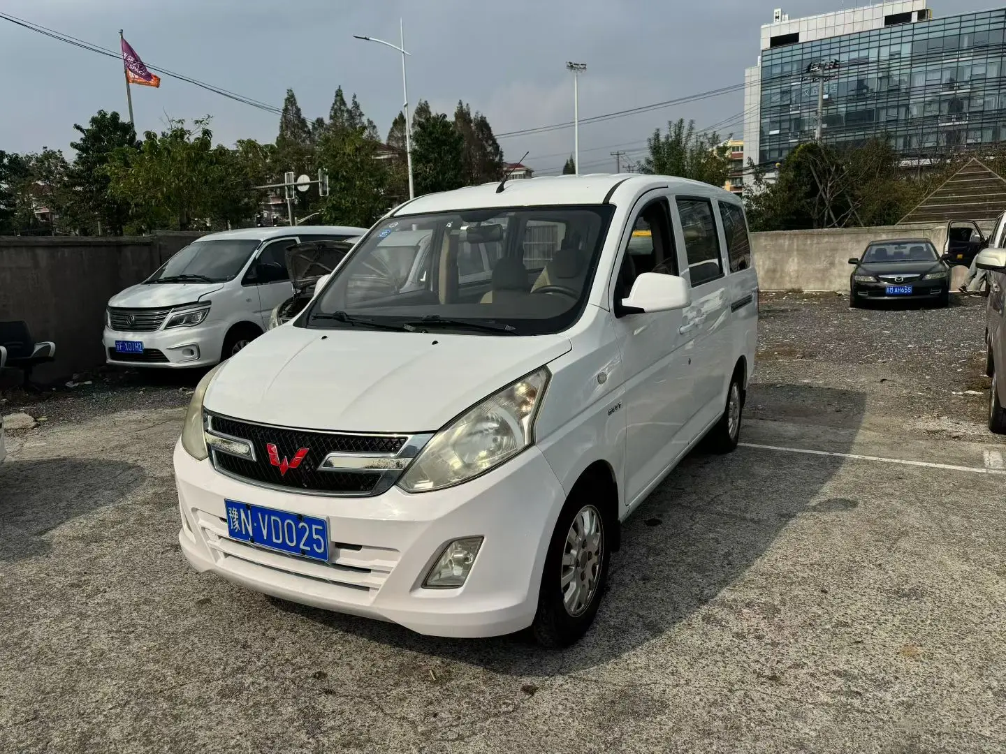 Wuling Rongguang V  из Китая
