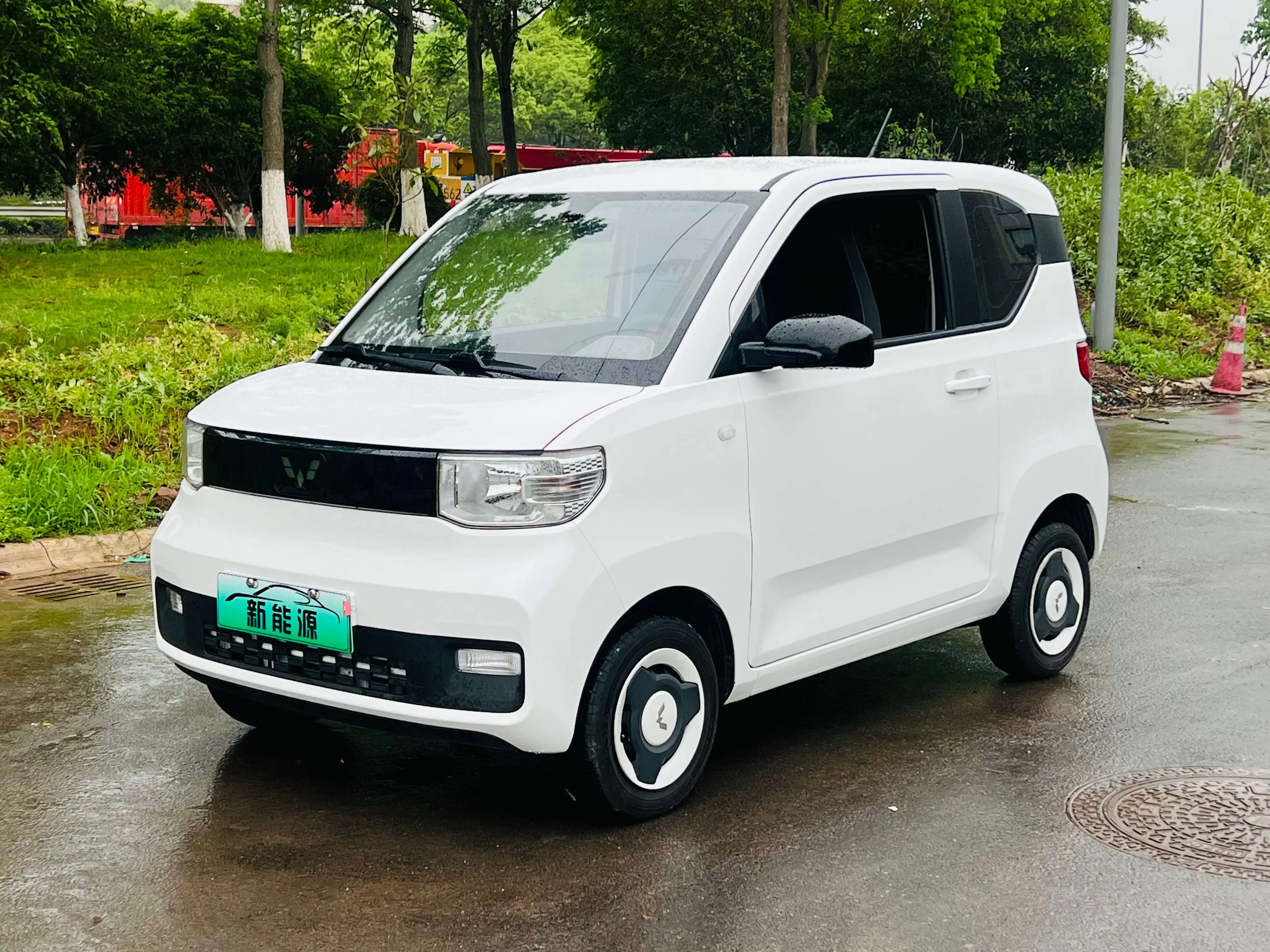 Wuling Hongguang MINIEV  из Китая