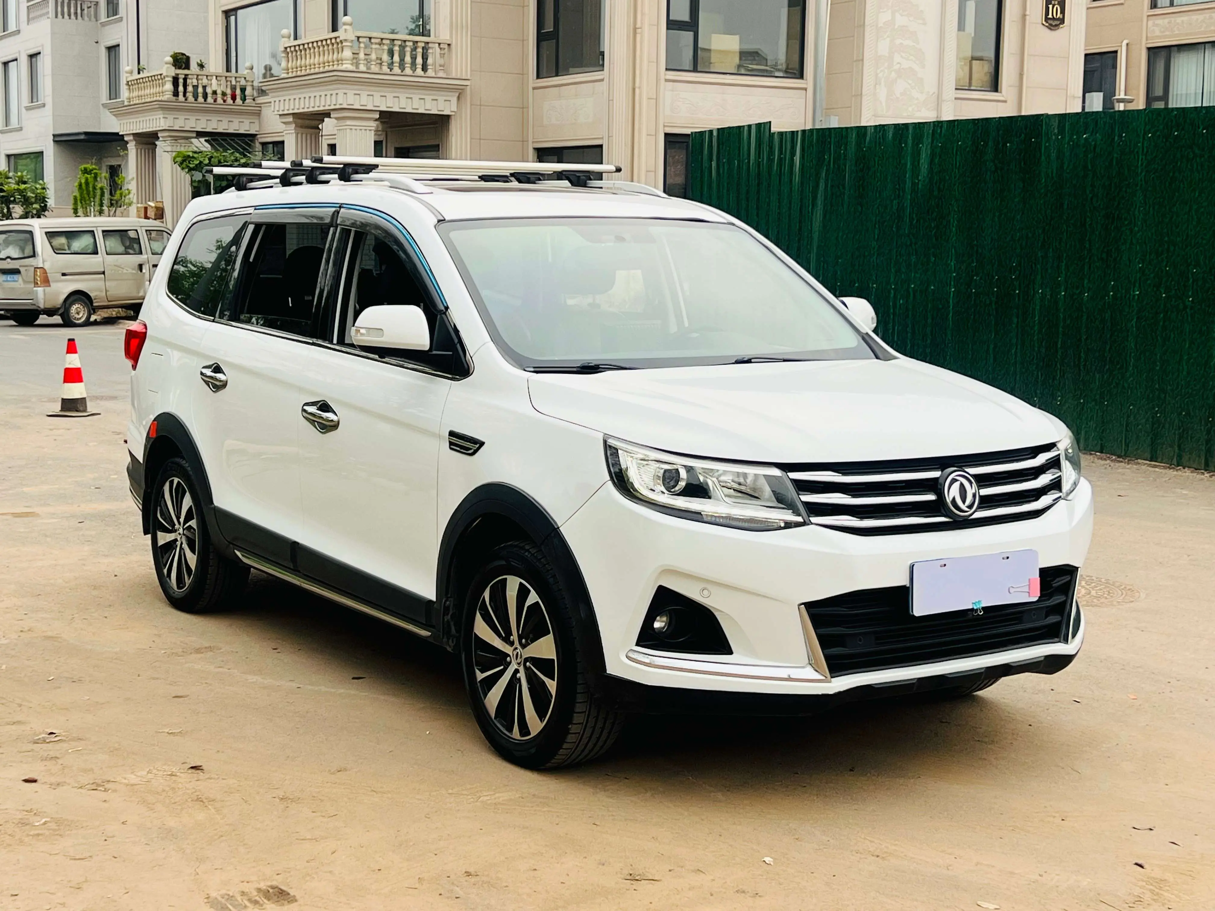 Forthing Fengxing SX6