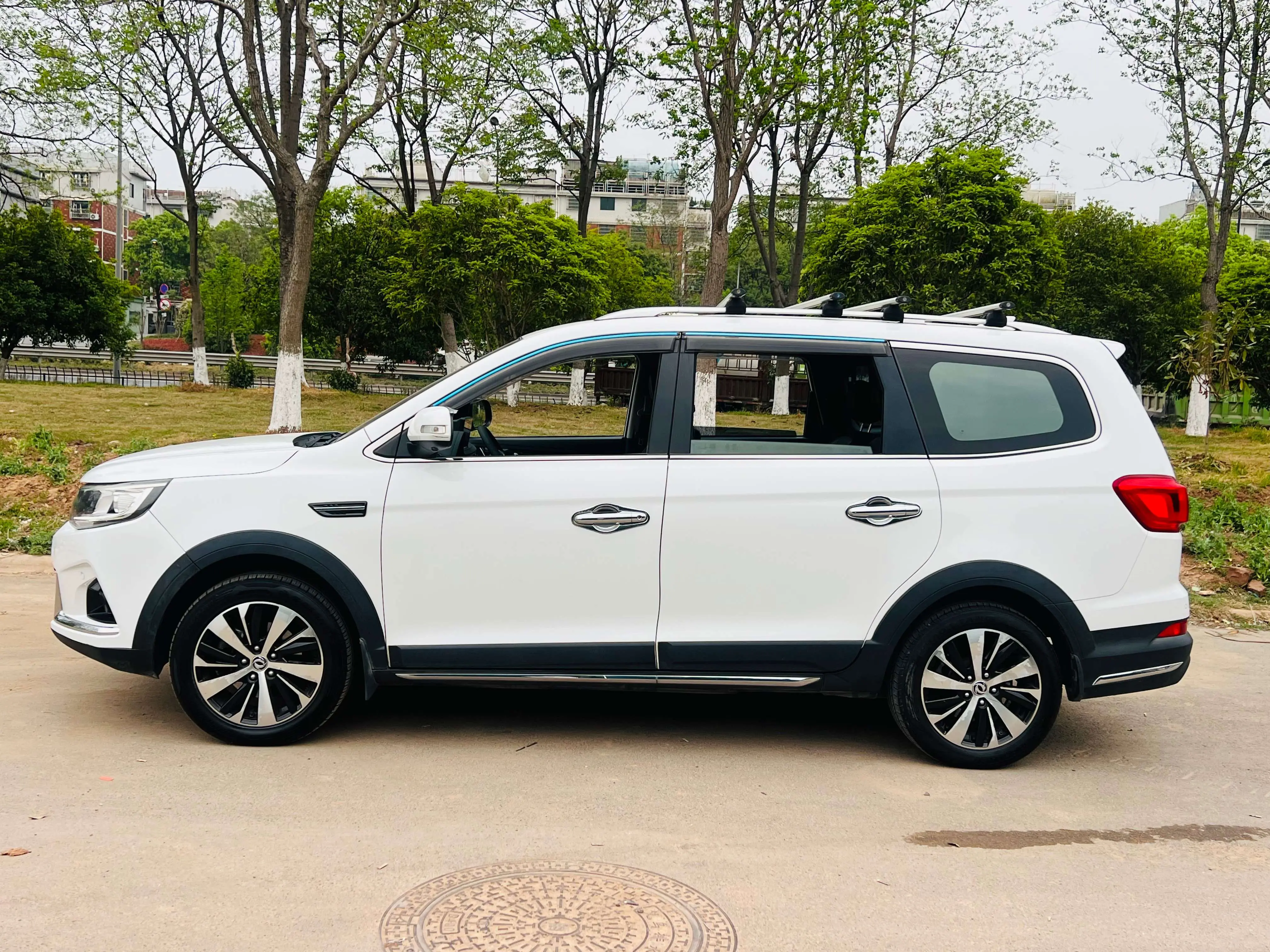 Forthing Fengxing SX6