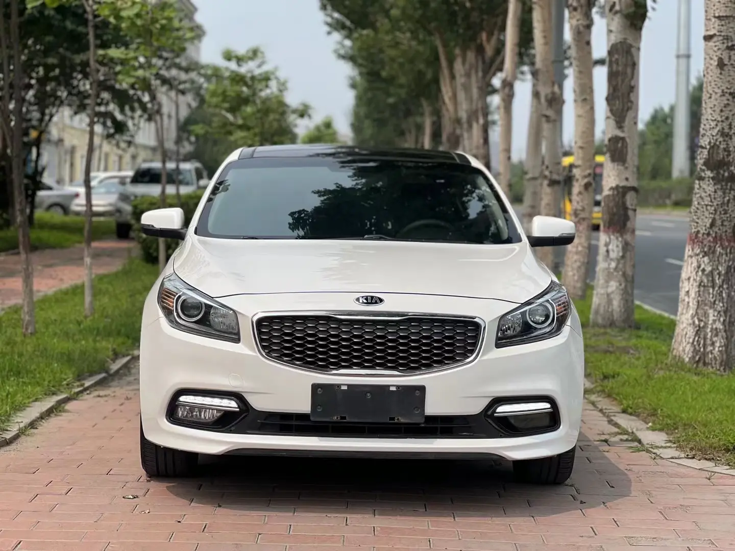 Kia K4