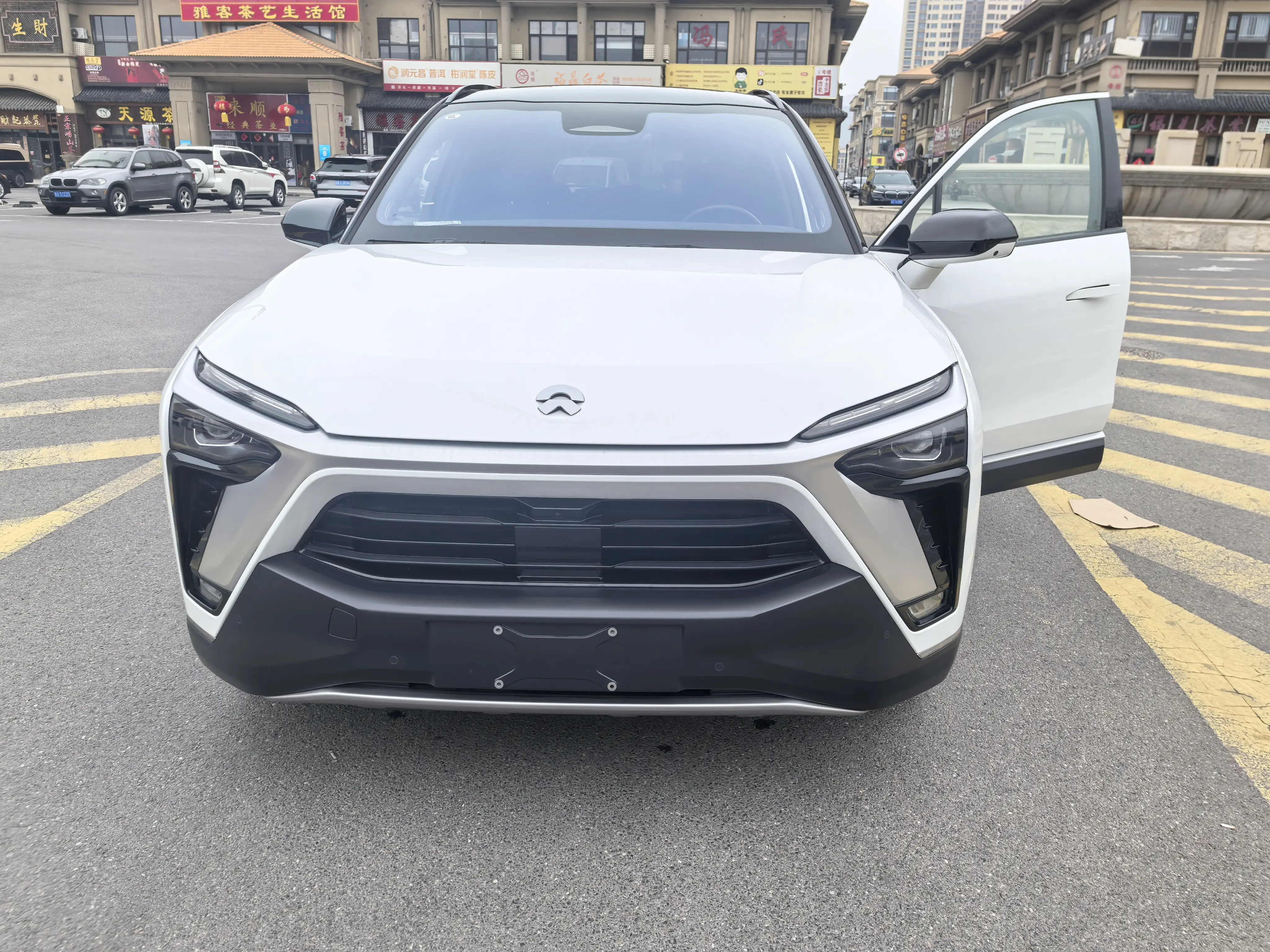 NIO ES8  из Китая