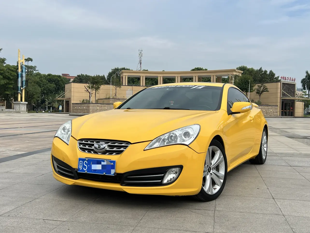 Hyundai Genesis-Coolpad
