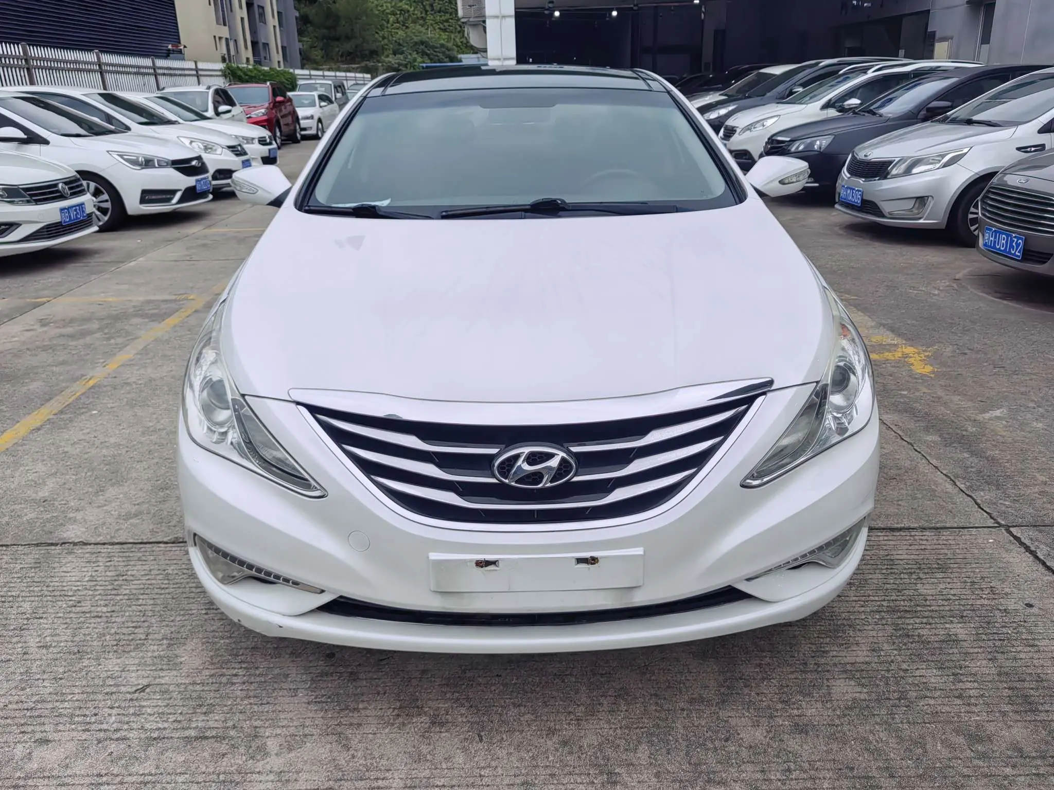 Hyundai Sonata eight