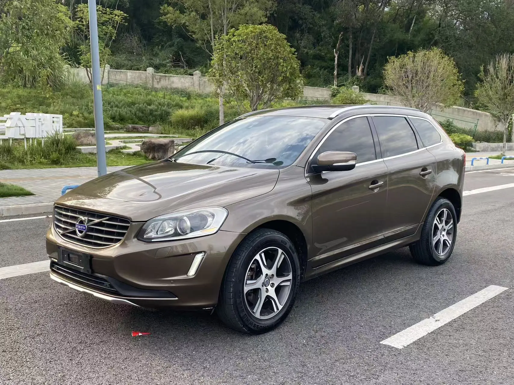 Volvo XC60 (imported)