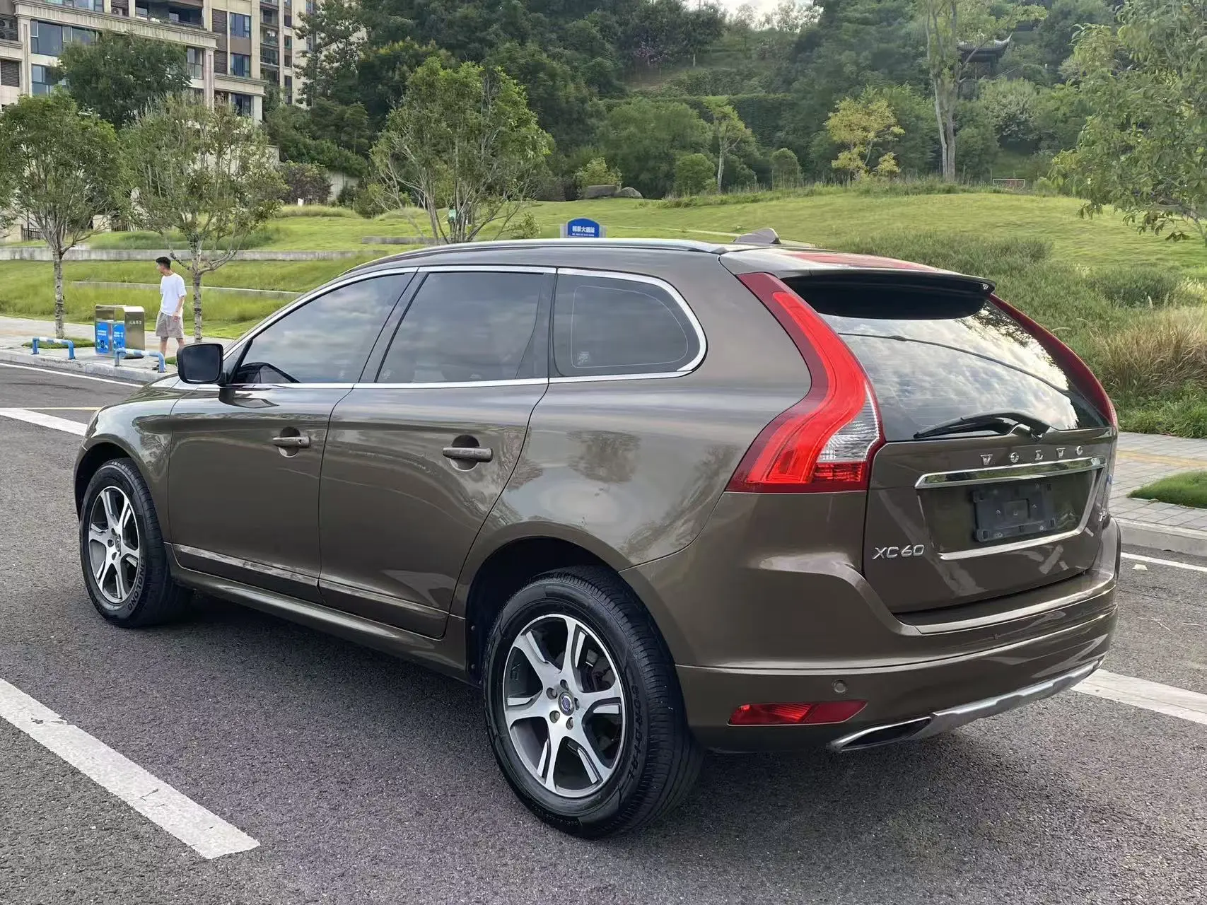 Volvo XC60 (imported)