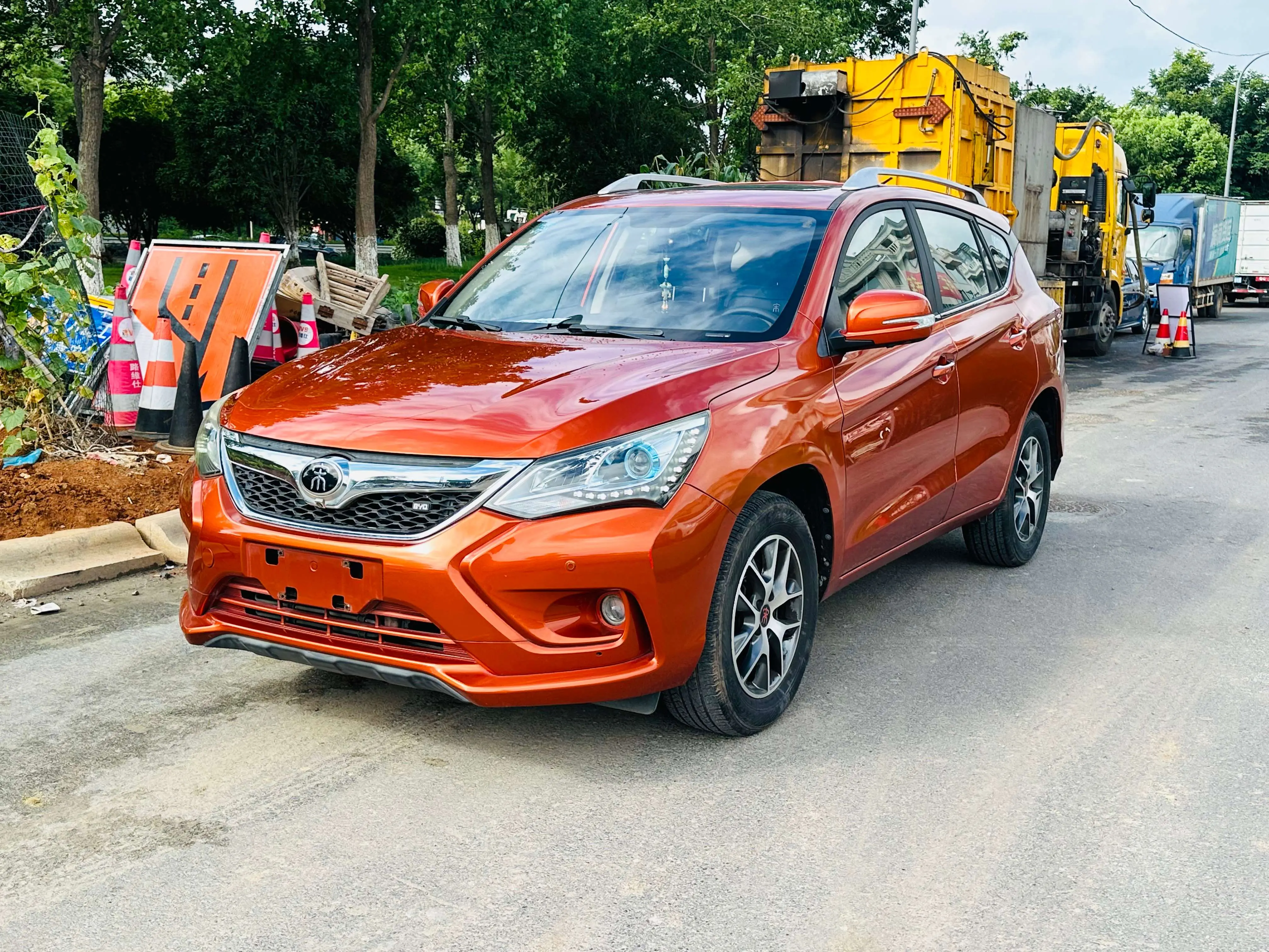 BYD Song  из Китая