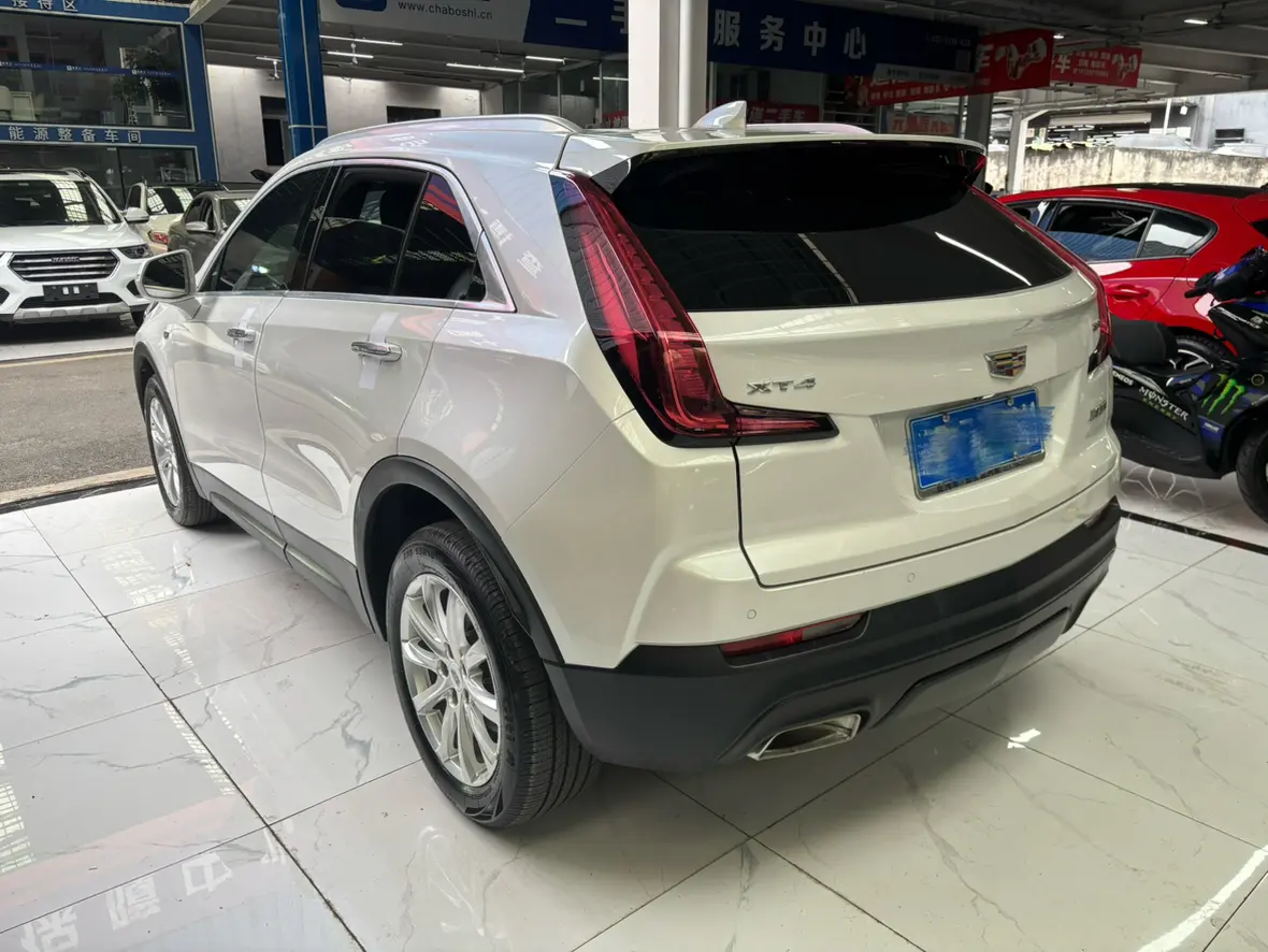 Cadillac XT4
