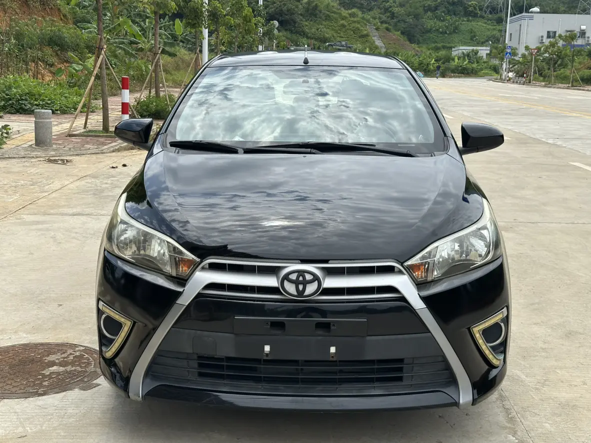 Toyota Yaris L  из Китая