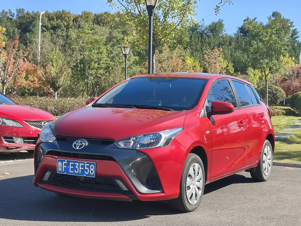 Toyota Yaris L  из Китая