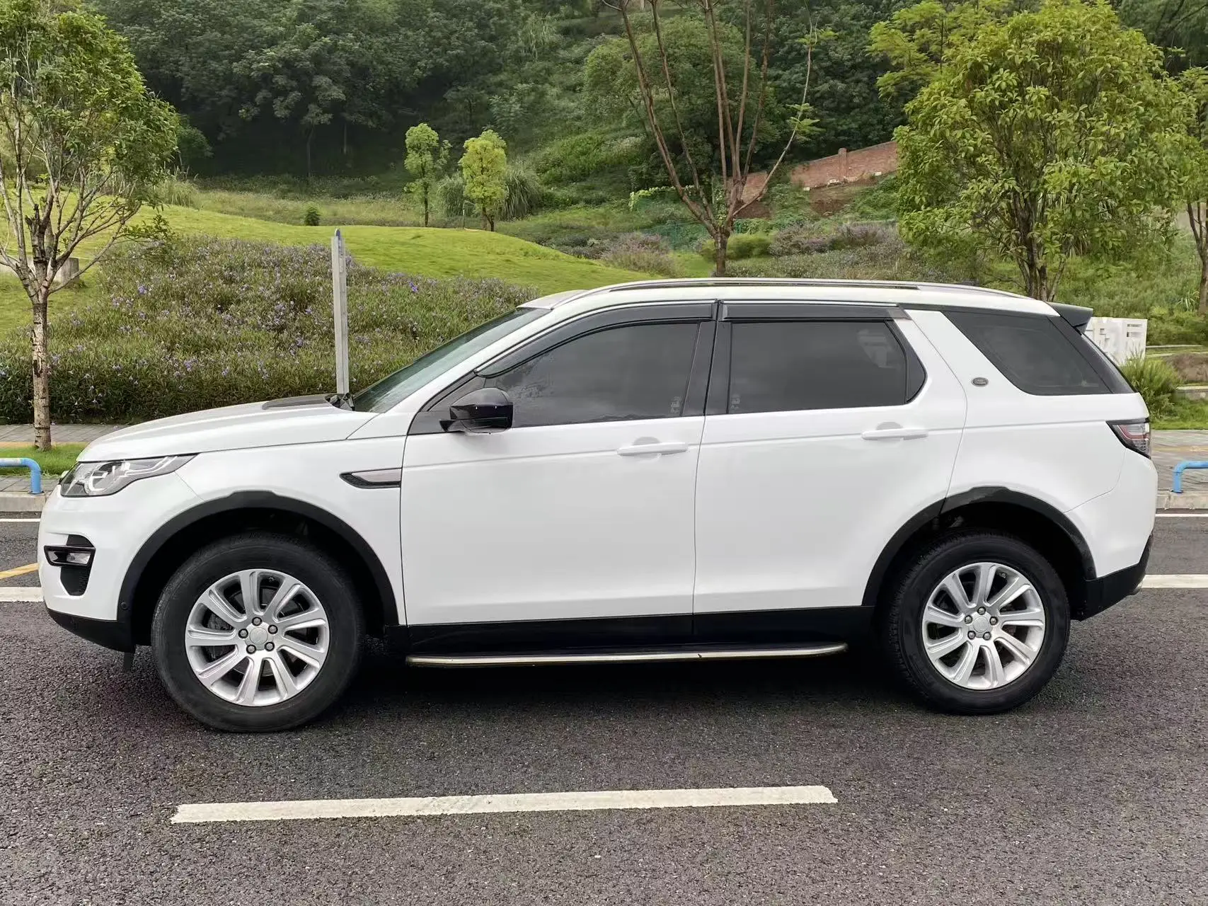 Land Rover Discover the magic