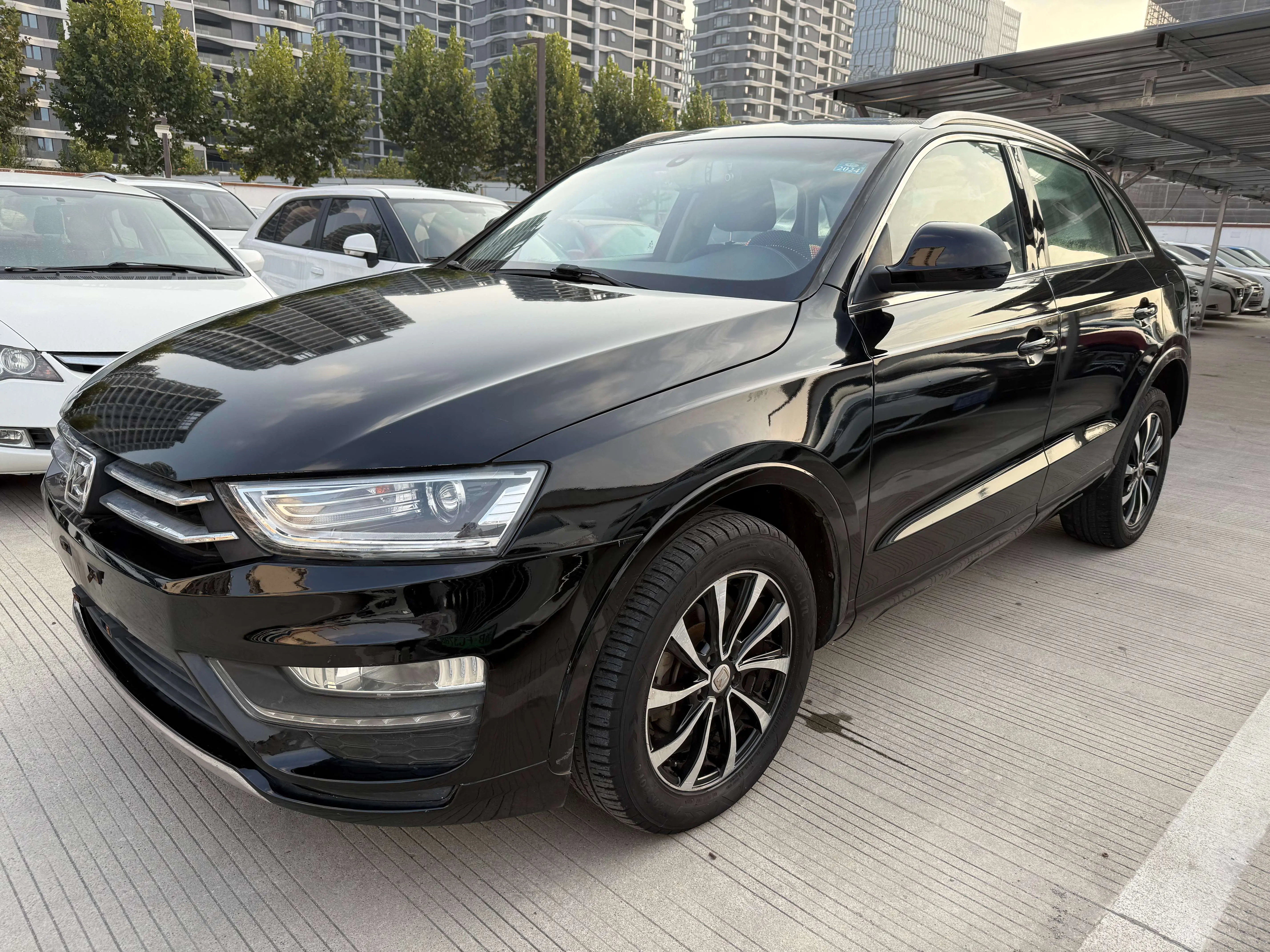 Zotye SR7