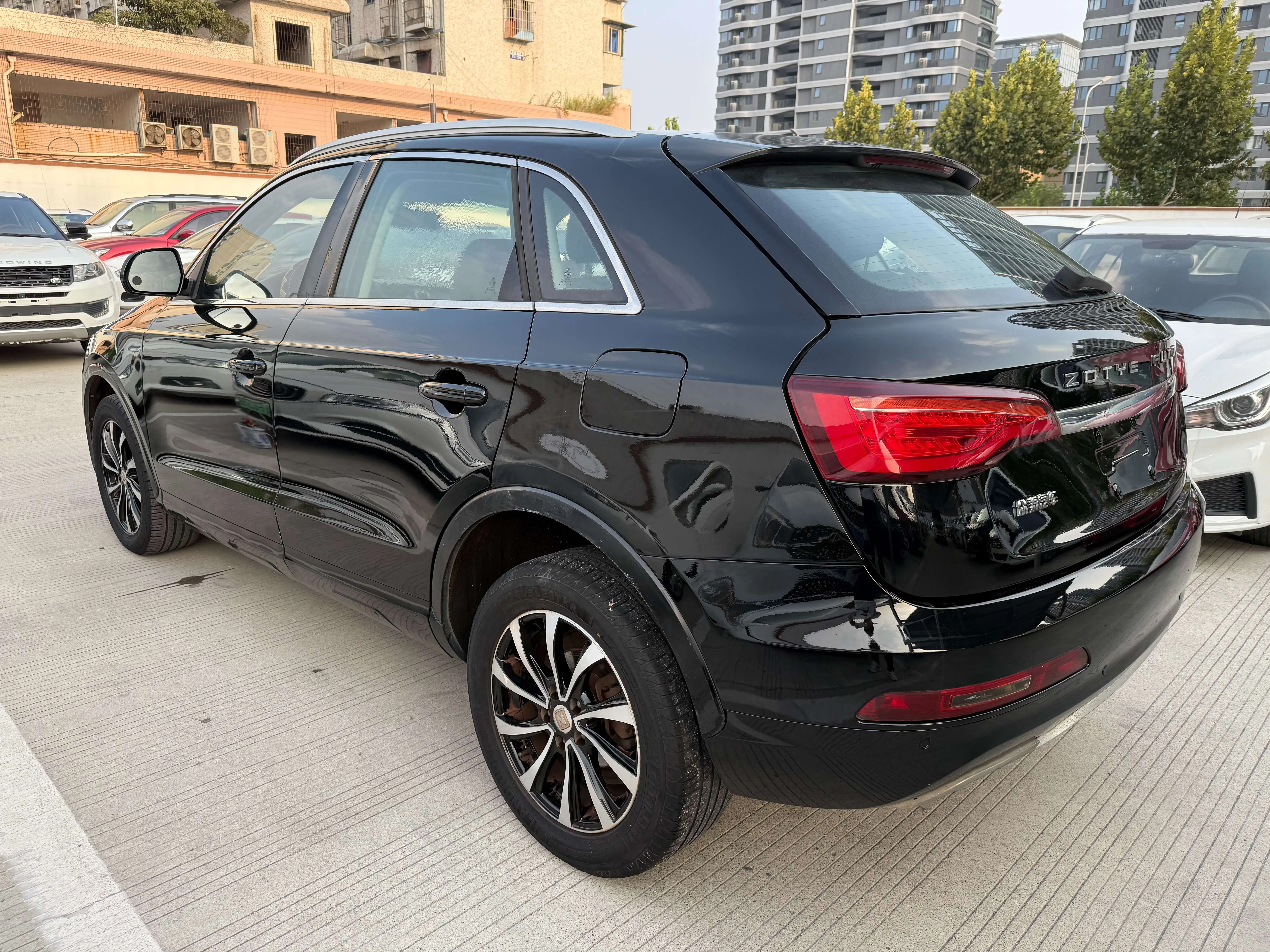 Zotye SR7