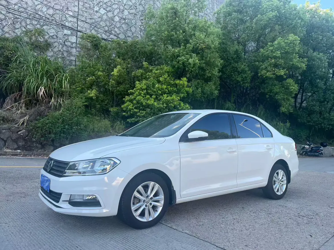 Volkswagen Santana  из Китая