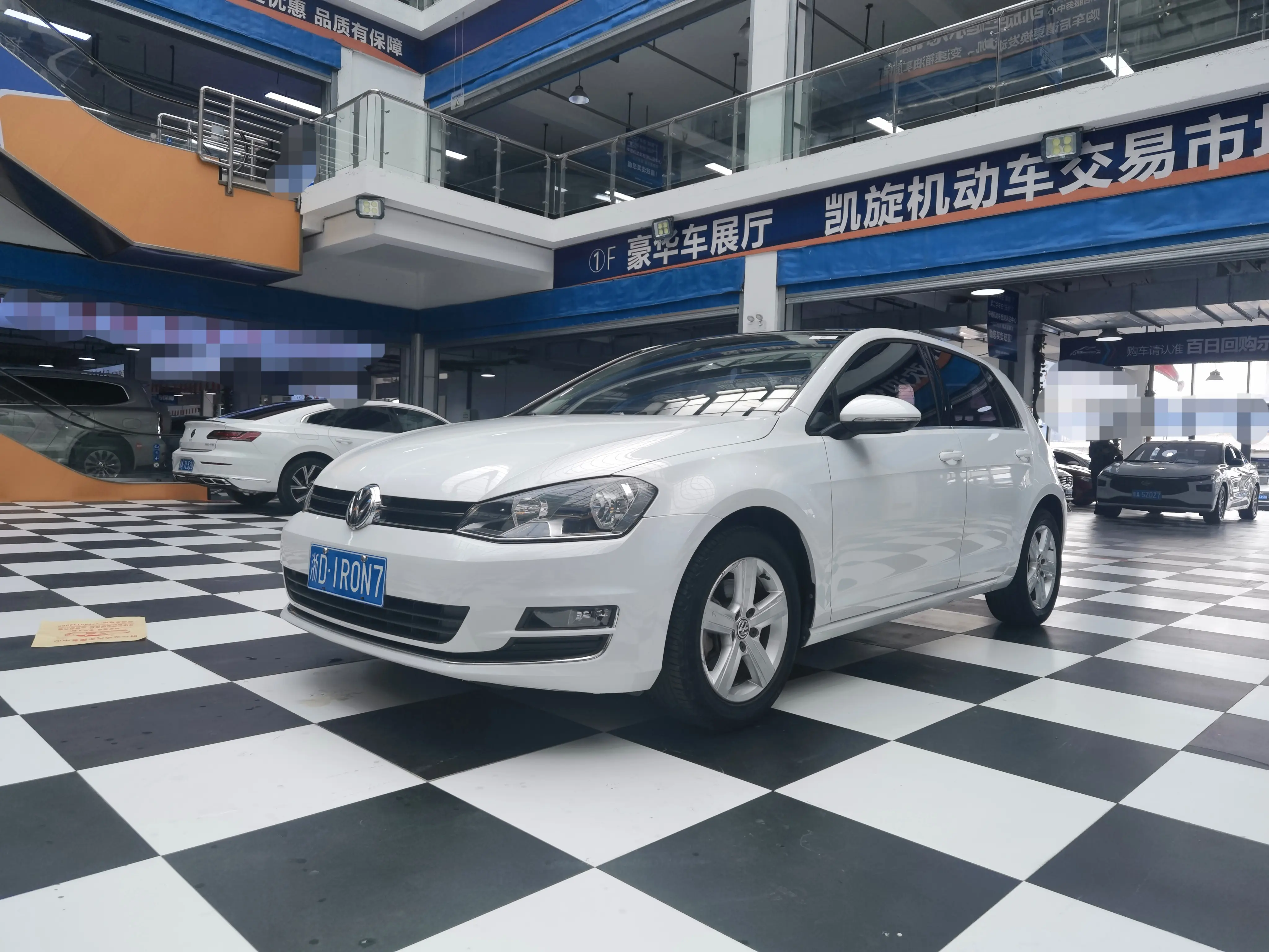 Volkswagen Golf  из Китая