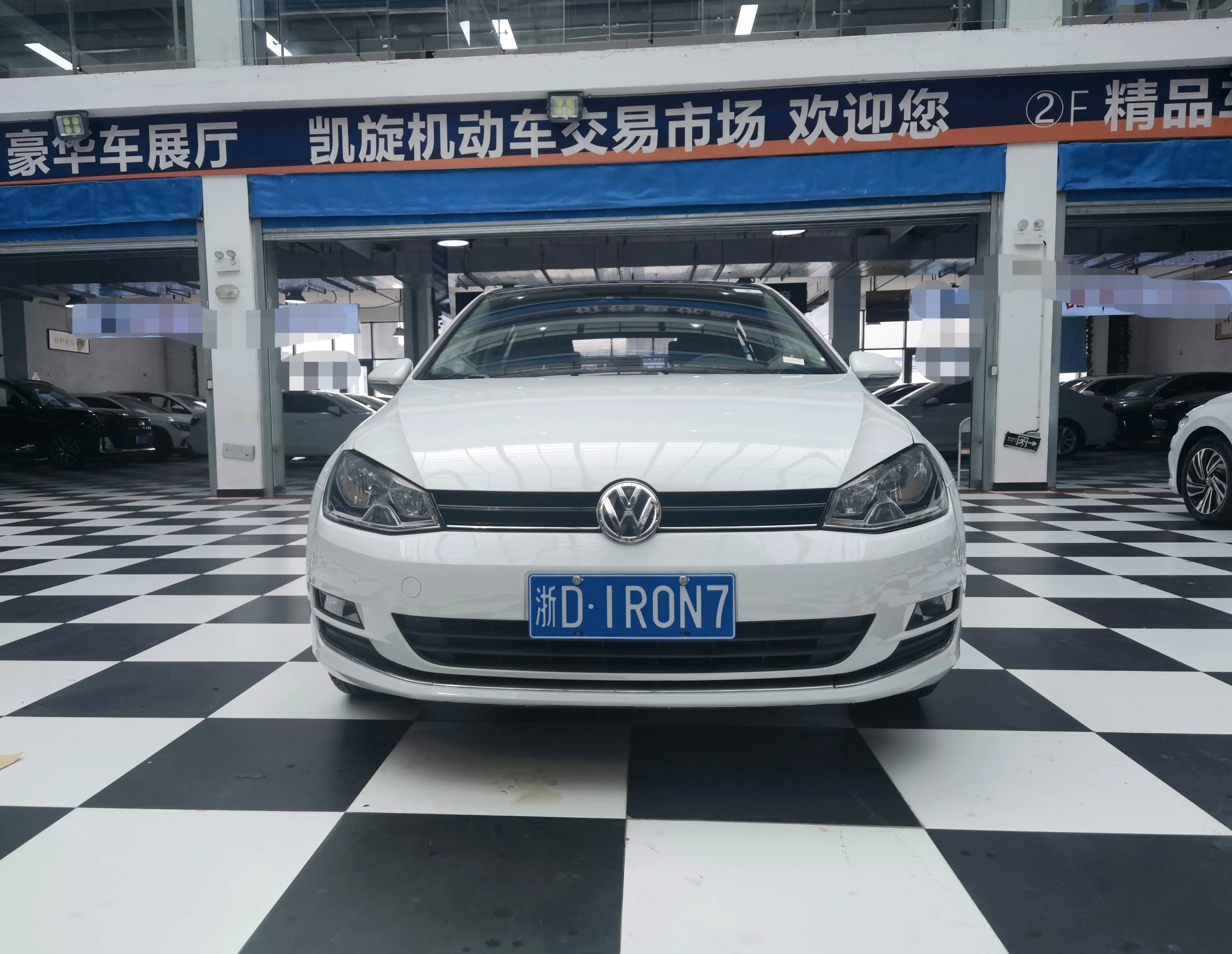 Volkswagen Golf  из Китая